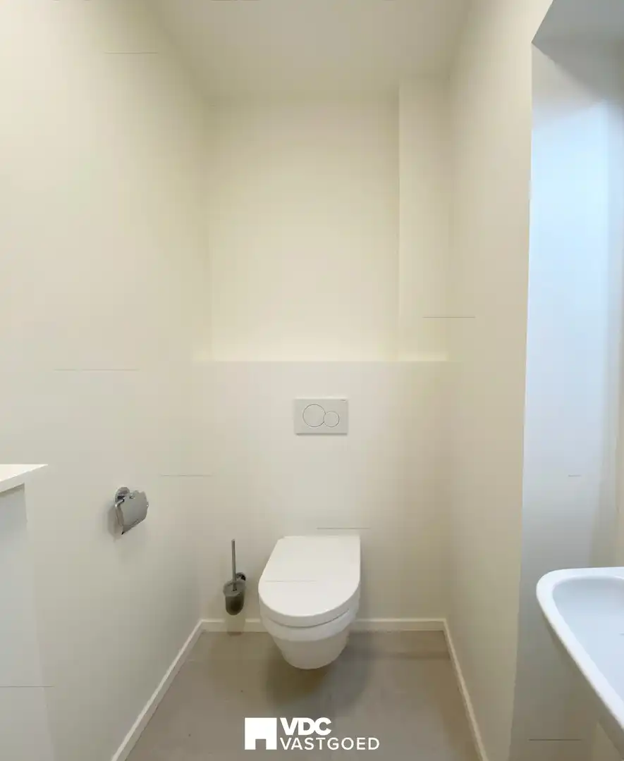 Instapklare gerenoveerde woning met 6 slaapkamers, tuin, terras en 2 parkeerplaatsen foto 14