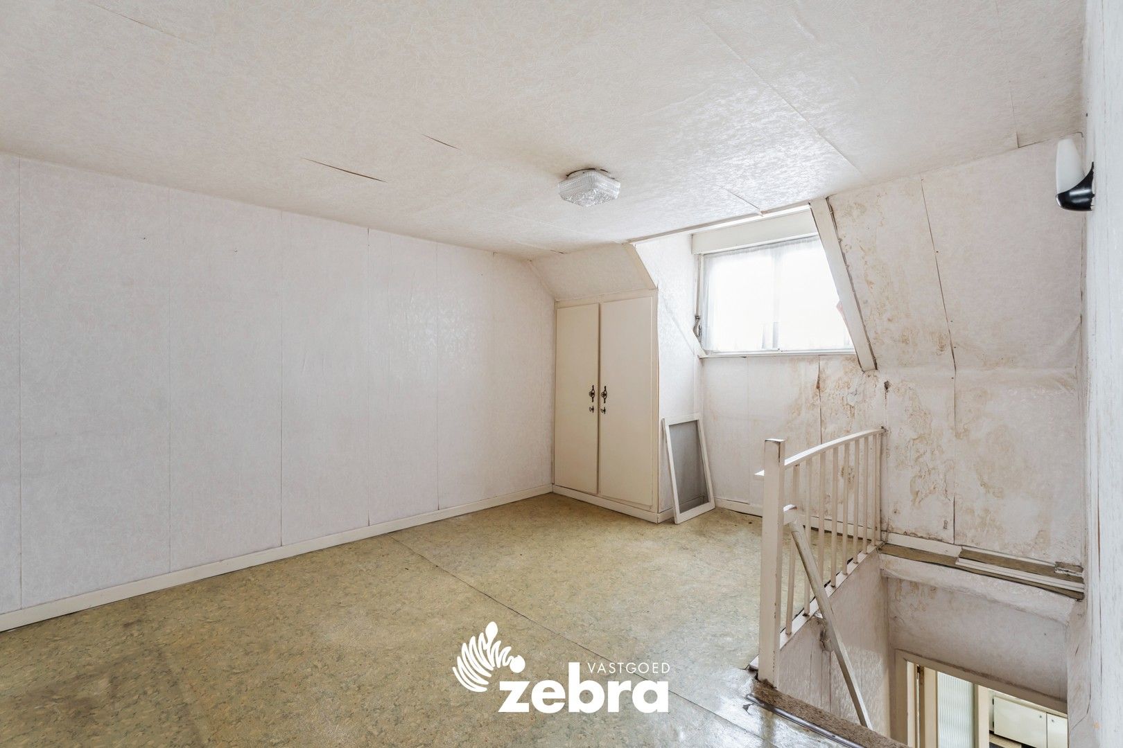 Te renoveren woning met 3 slaapkamers te Oostrozebeke! foto 12