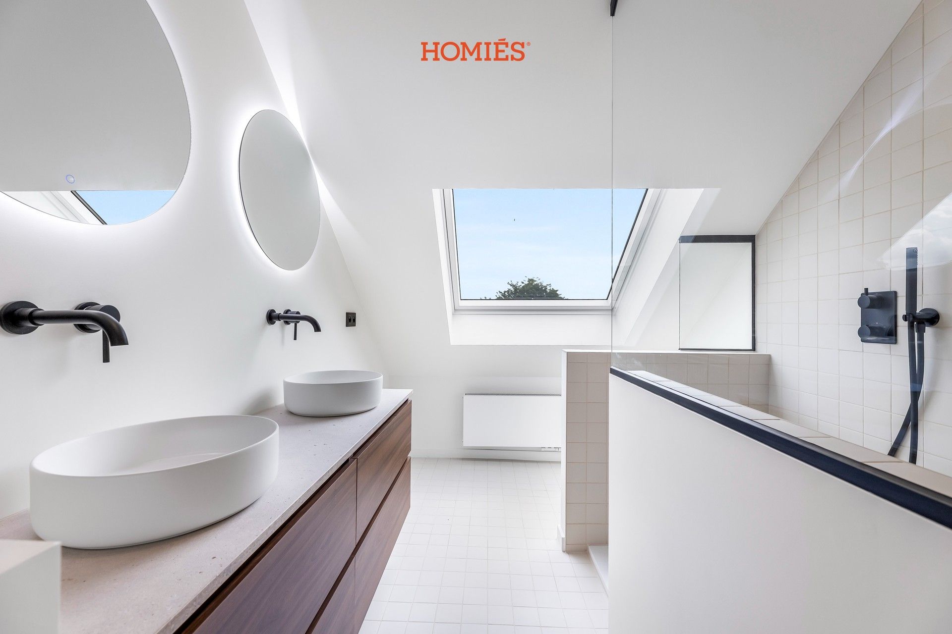 Hoogwaardig gerenoveerde woning in een verkeersluwe straat foto 5