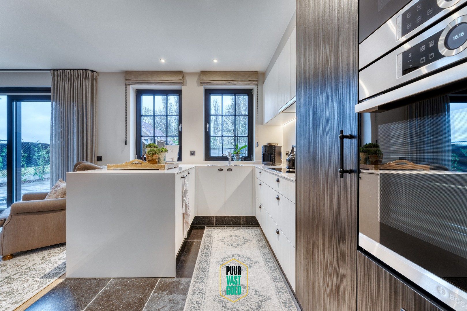 Recente, perfect afgewerkte, halfopen ruime Knokse Villa  foto 8