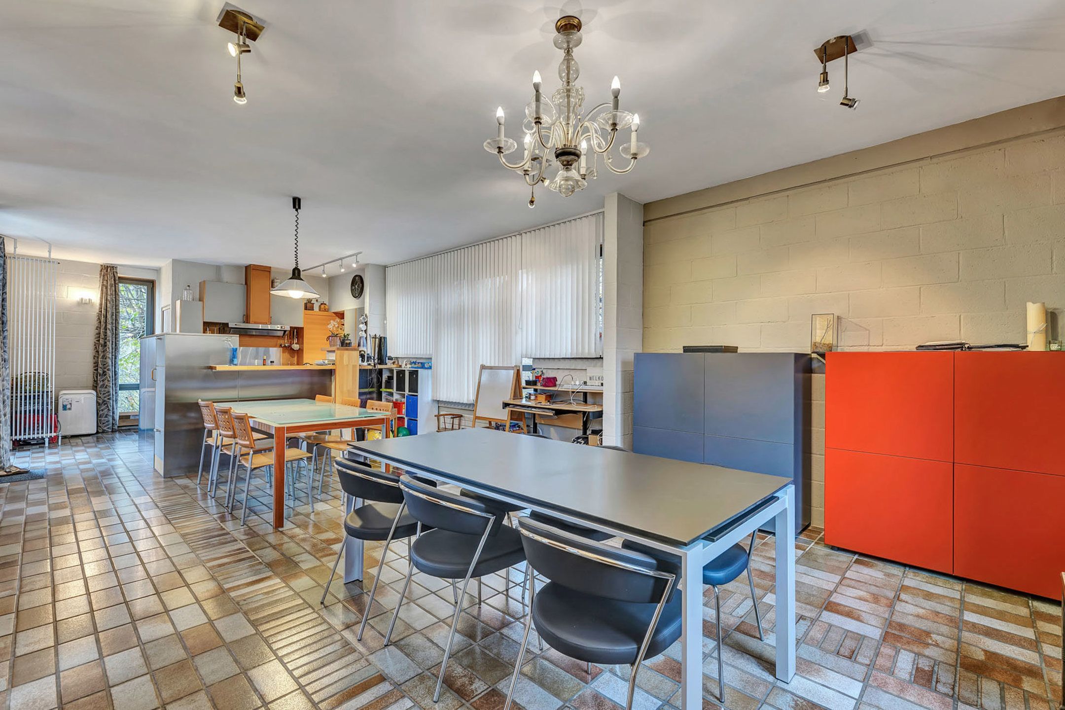 Architecturale woning met 4 slaapkamers, tuin en garage! foto 3