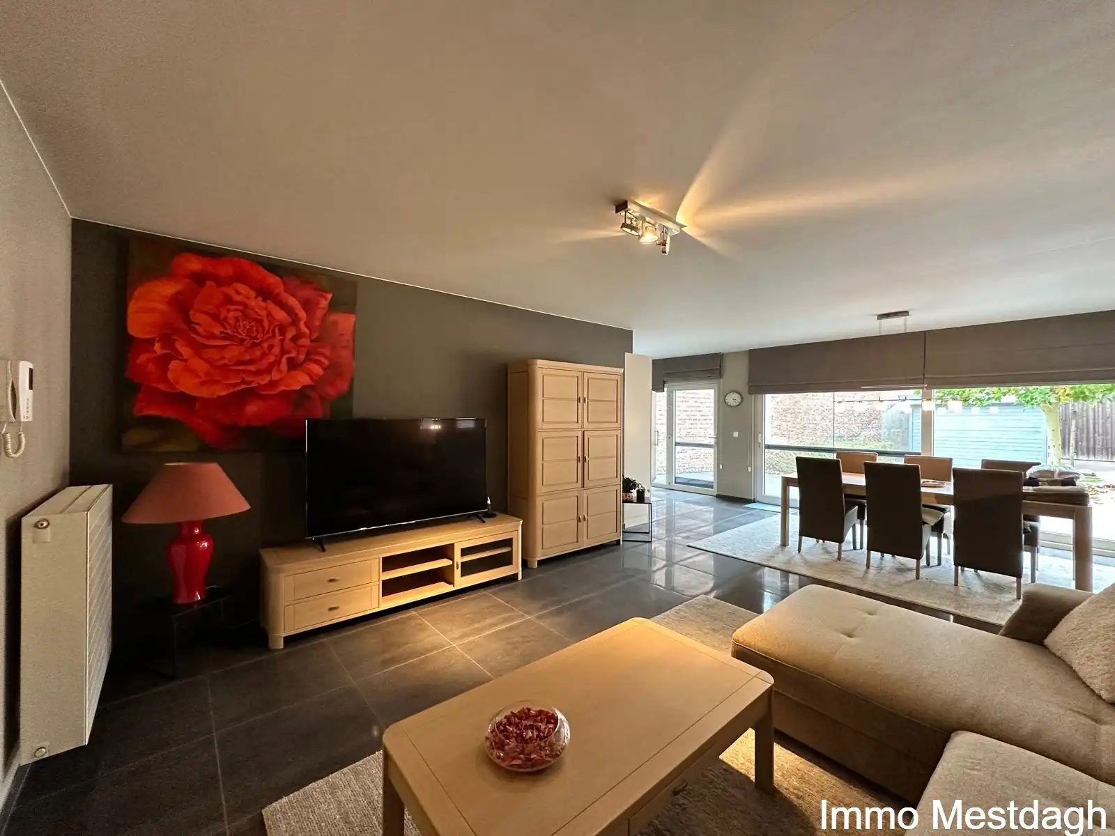 Ruim gelijkvloers appartement met tuin en autostaanplaats. foto 6