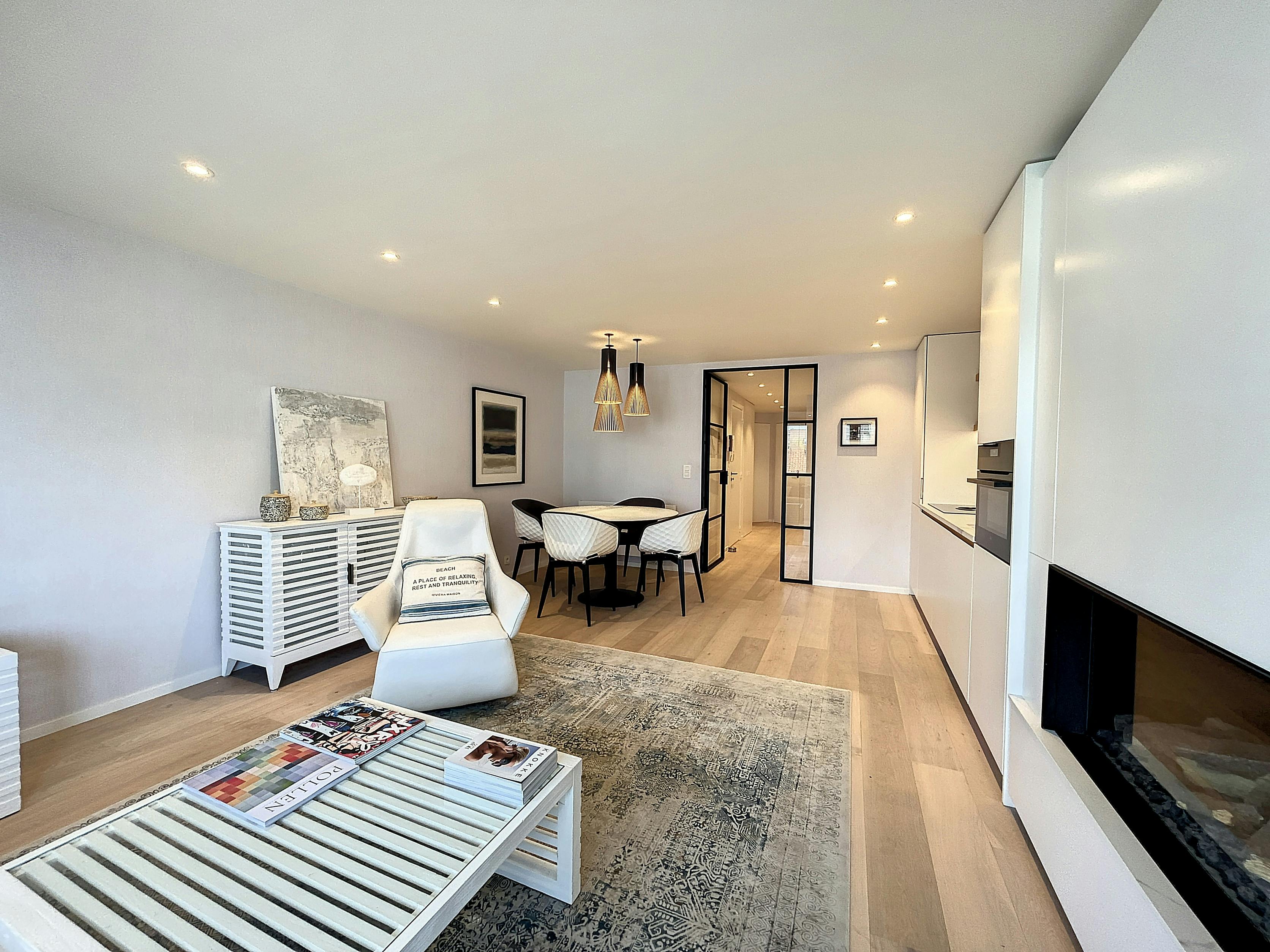 Luxueus twee slaapkamer appartement te koop in Knokke foto 2