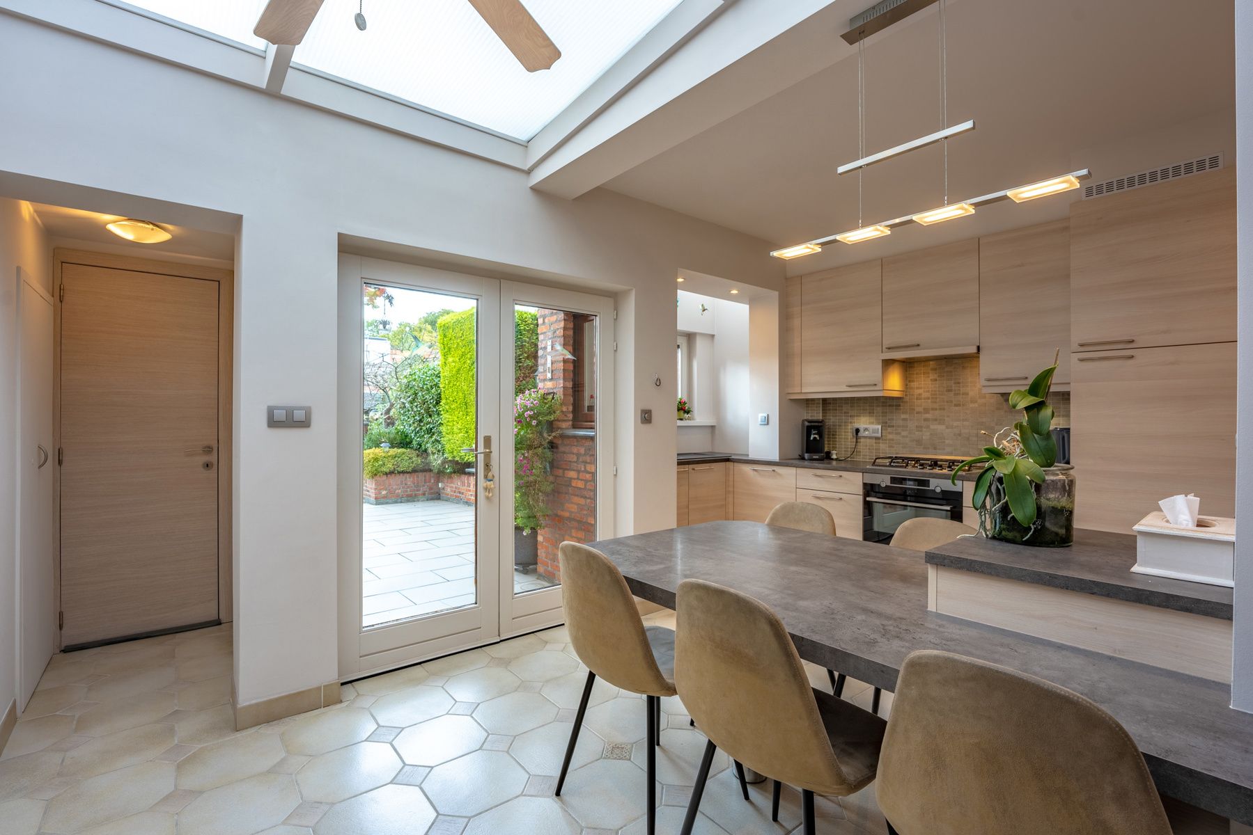 Woning met 4 slaapkamers, garage en zuidwest tuin! foto 5