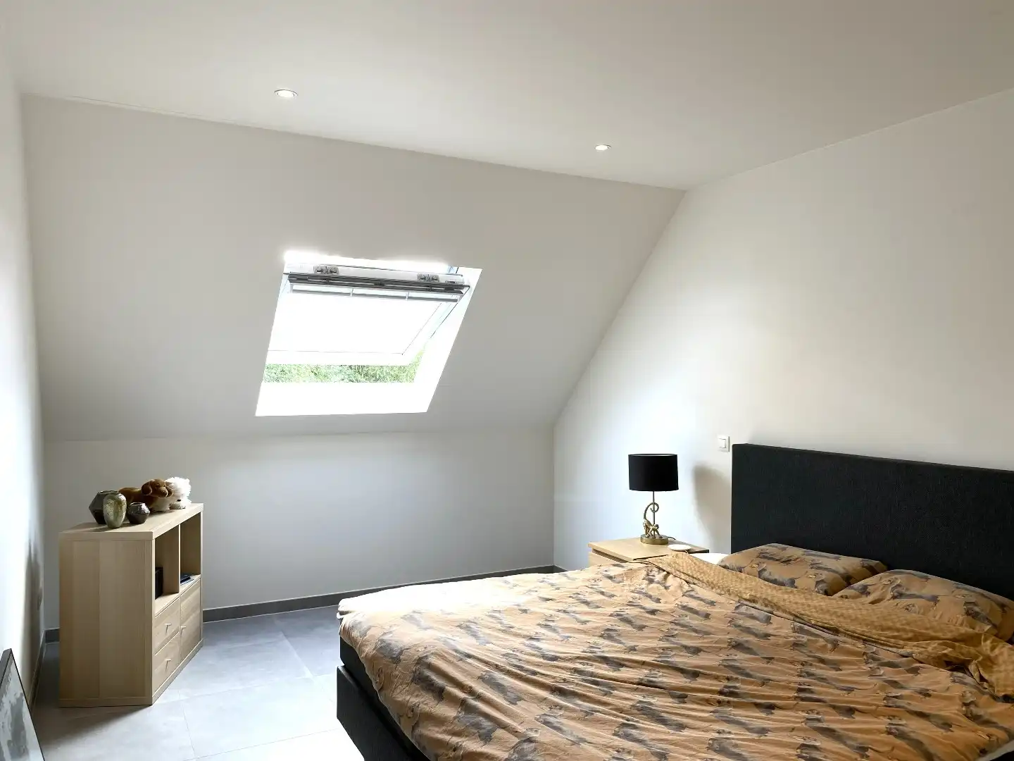MODERNE INSTAPKLARE WONING MET TUIN EN CARPORT foto 7