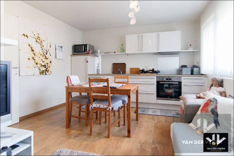 Instapklare en energiezuinige woning met veel licht en ruimte in rustige straat, ideaal voor gezinnen of kangoeroewonen! foto 18