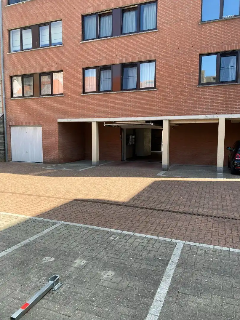 Centraal gelegen buitenstaanplaats in Middelkerke in de rustige residentie Princess 2 foto 3