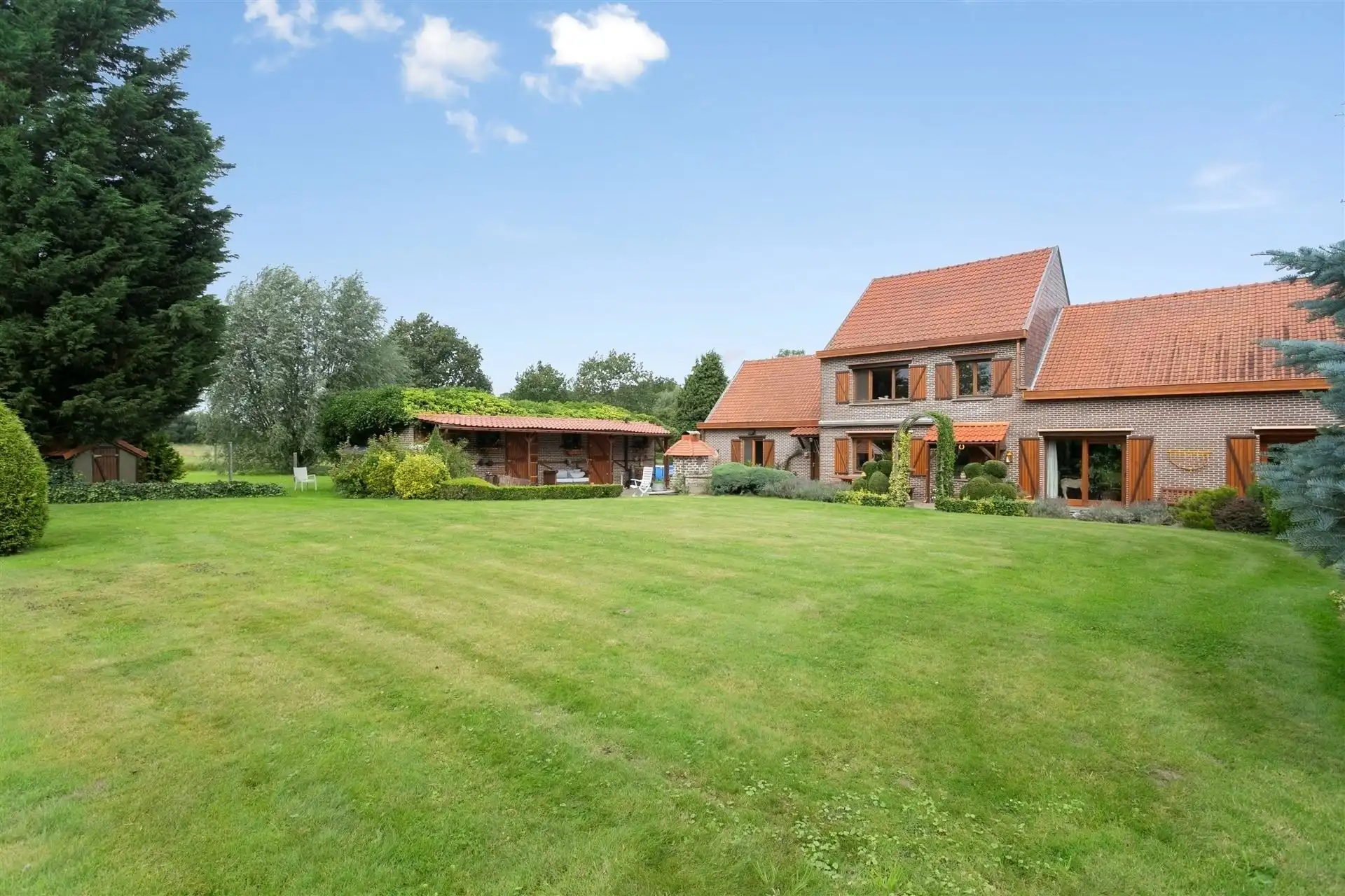 Ruime villa op een domein van +/- 1ha36a foto 30