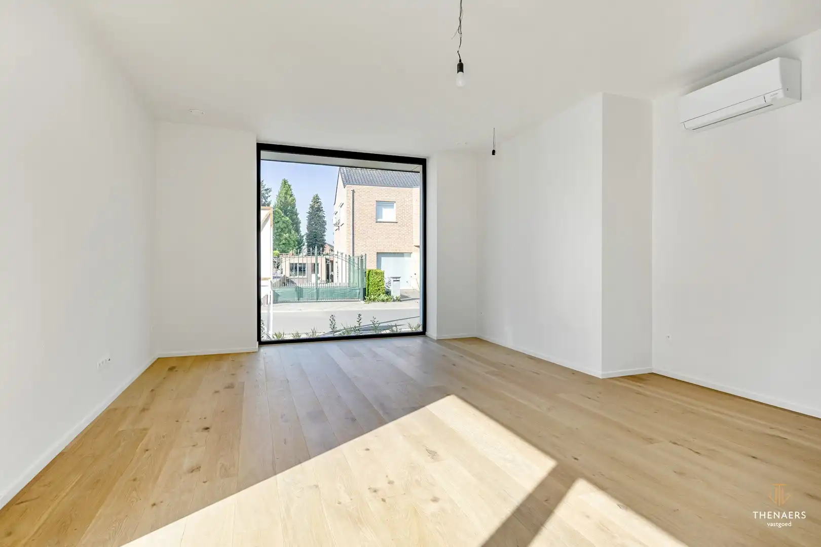 Strakke en luxueus gerenoveerde open bebouwing met hoogwaardige afwerking en EPC A in Sint-Truiden (Wilderen).  Aankoop aan 6% btw mogelijk onder voorwaarden. foto 3