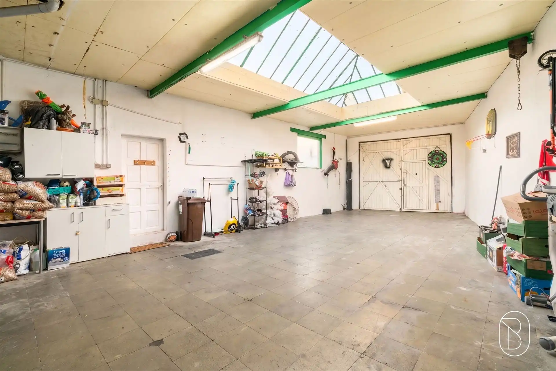 Instapklare woning met 5 slaapkamers en grote garage foto 11