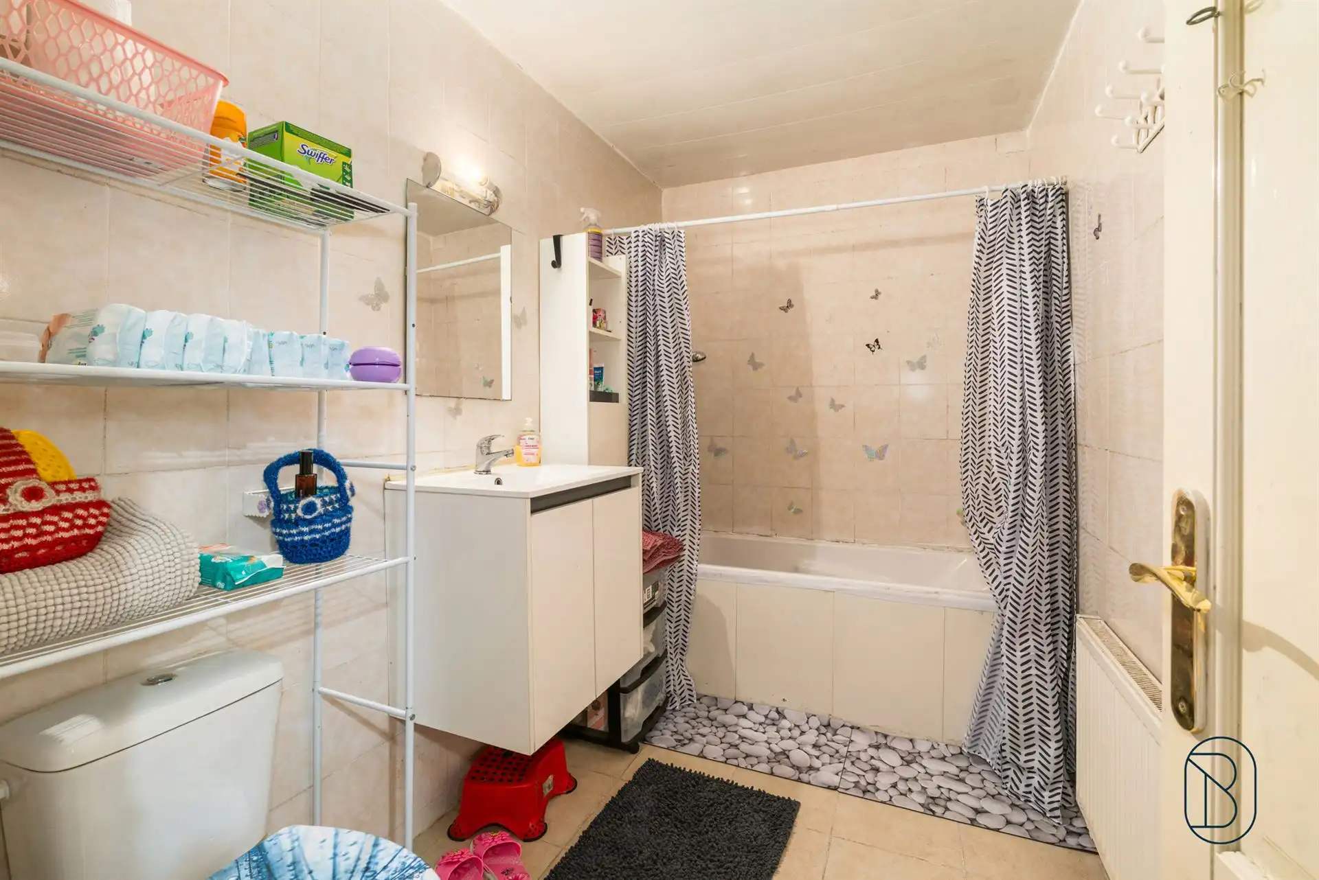 Instapklare woning met 5 slaapkamers en grote garage foto 18
