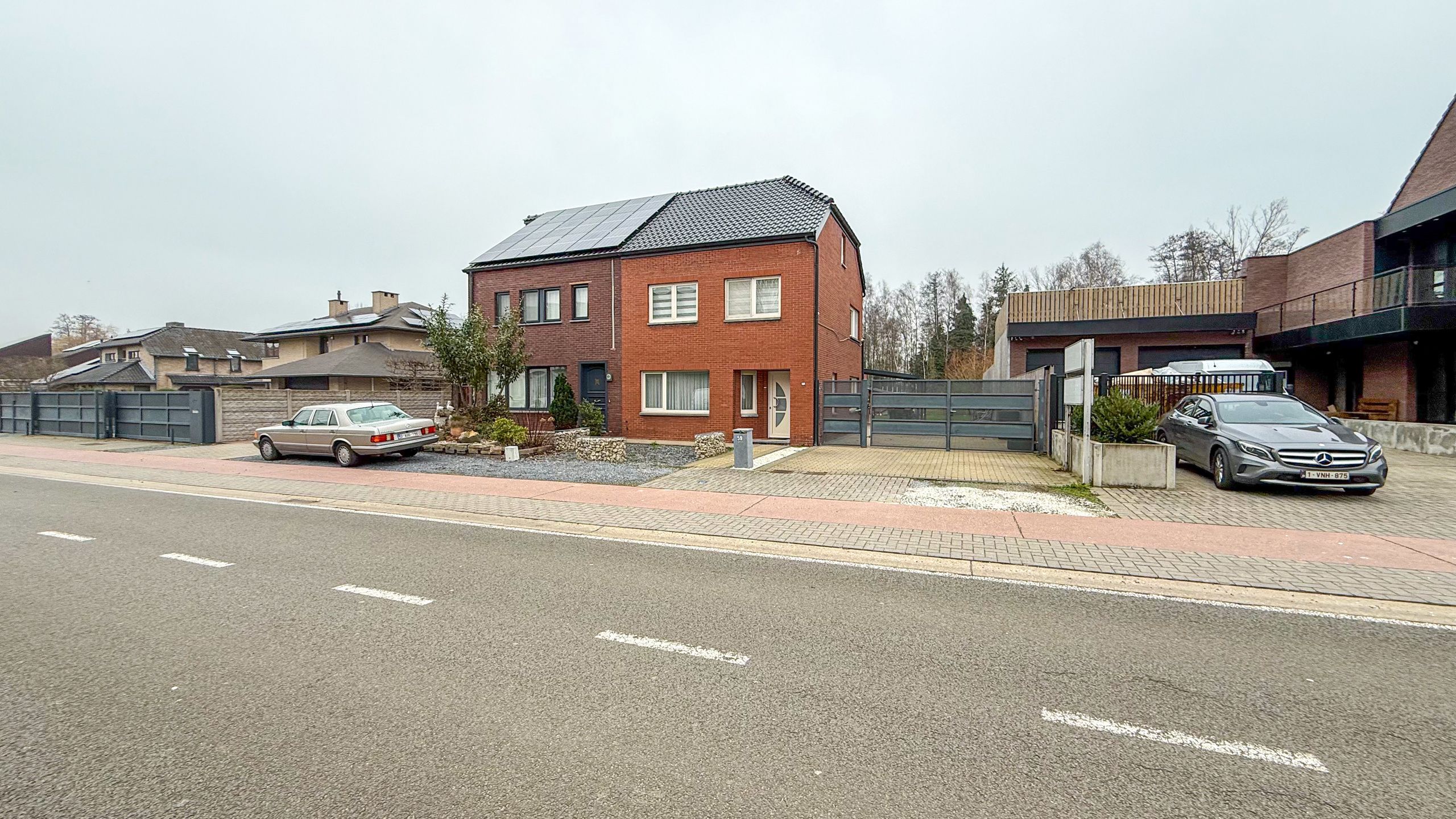 Ruime halfopen woning te huur met grote omheinde tuin! foto 44