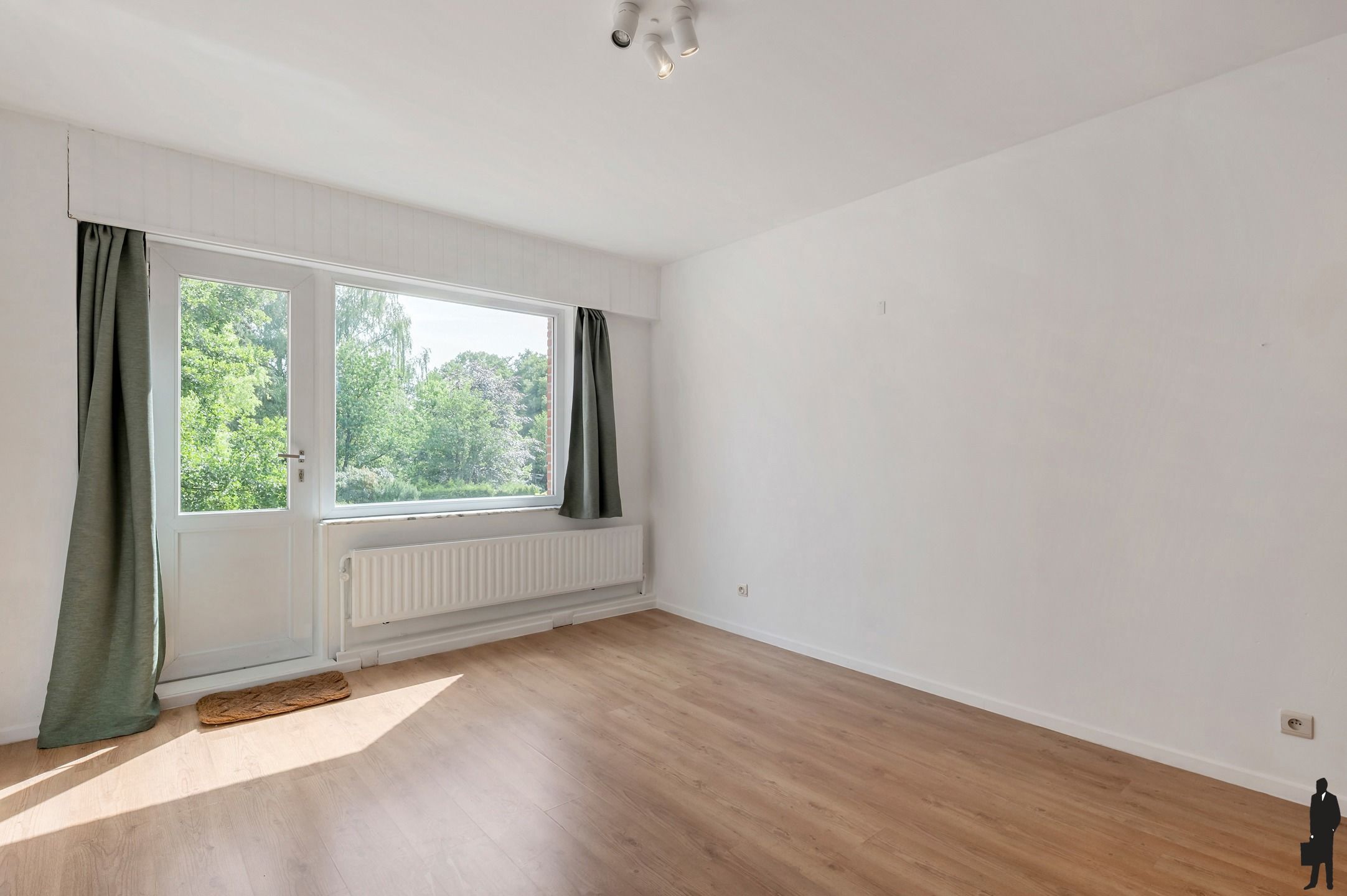 Lichtrijke woning met 4 slk’s, volledig onderkelderd en ZW-tuin op 575 m². foto 12