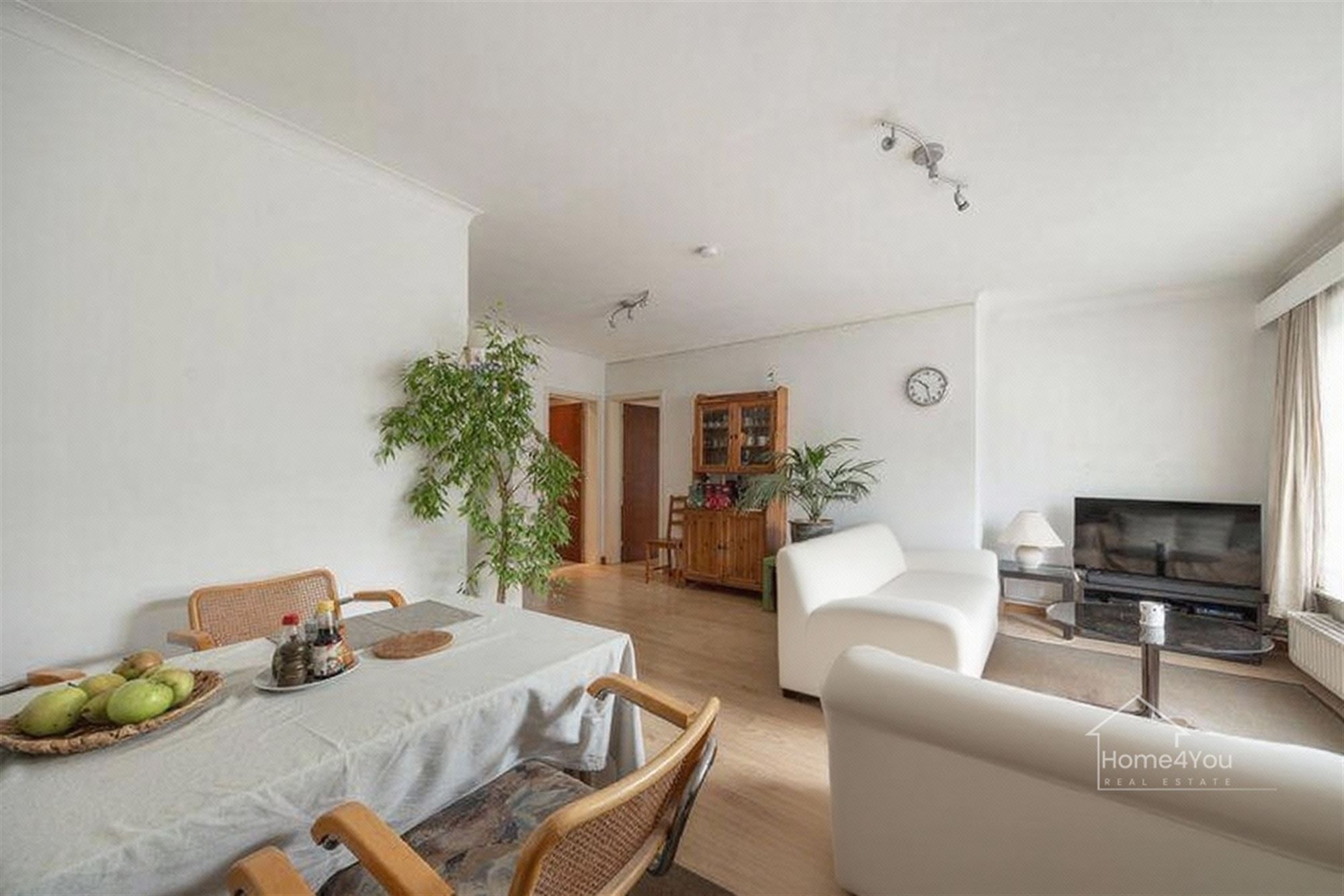 1-Slaapkamer appartement in het hart van Berchem te koop! foto 3
