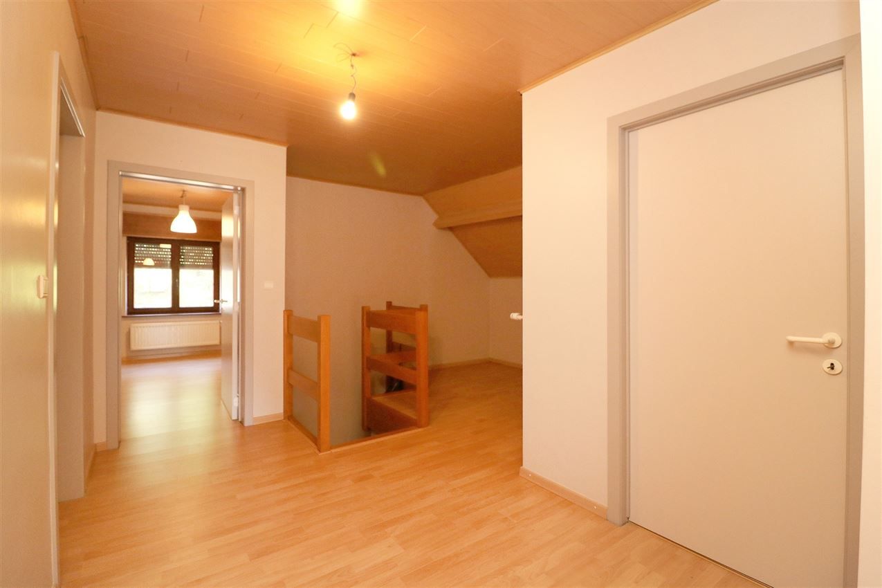 Label c, mooi gelegen landhuis, zonnige leefruimte foto 33
