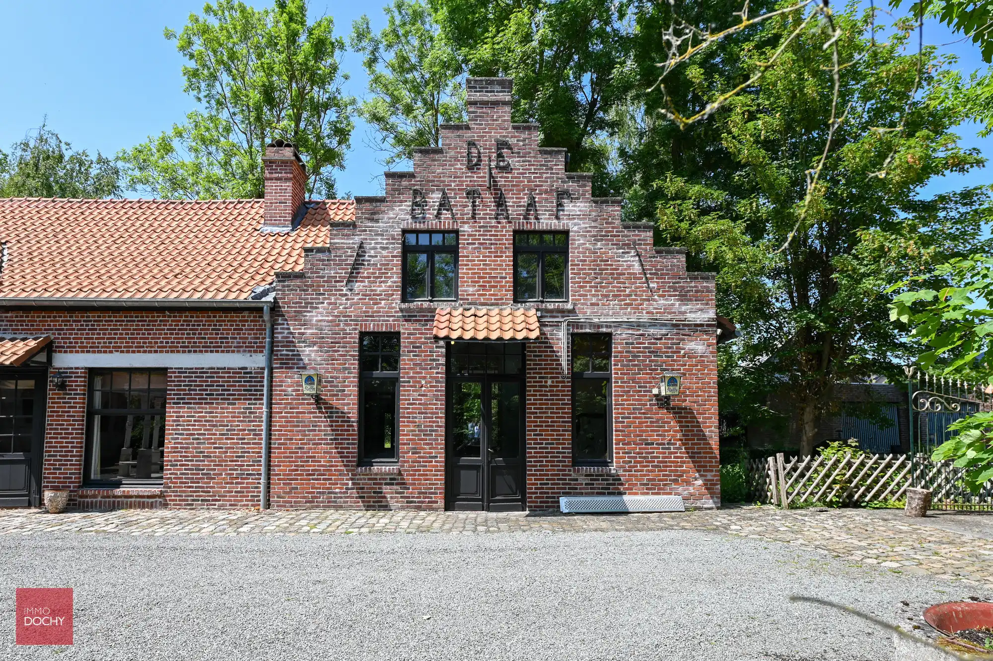 Landelijk en rustig gelegen handelscomplex met woonst foto 8