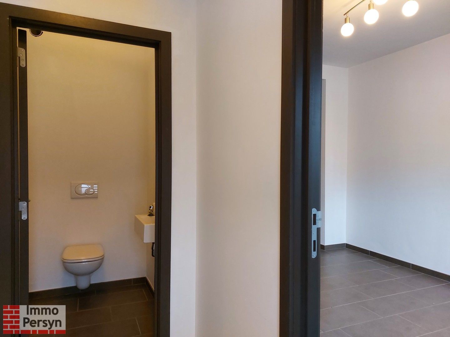 Gezellige rijwoning met kleine stadstuin foto 3