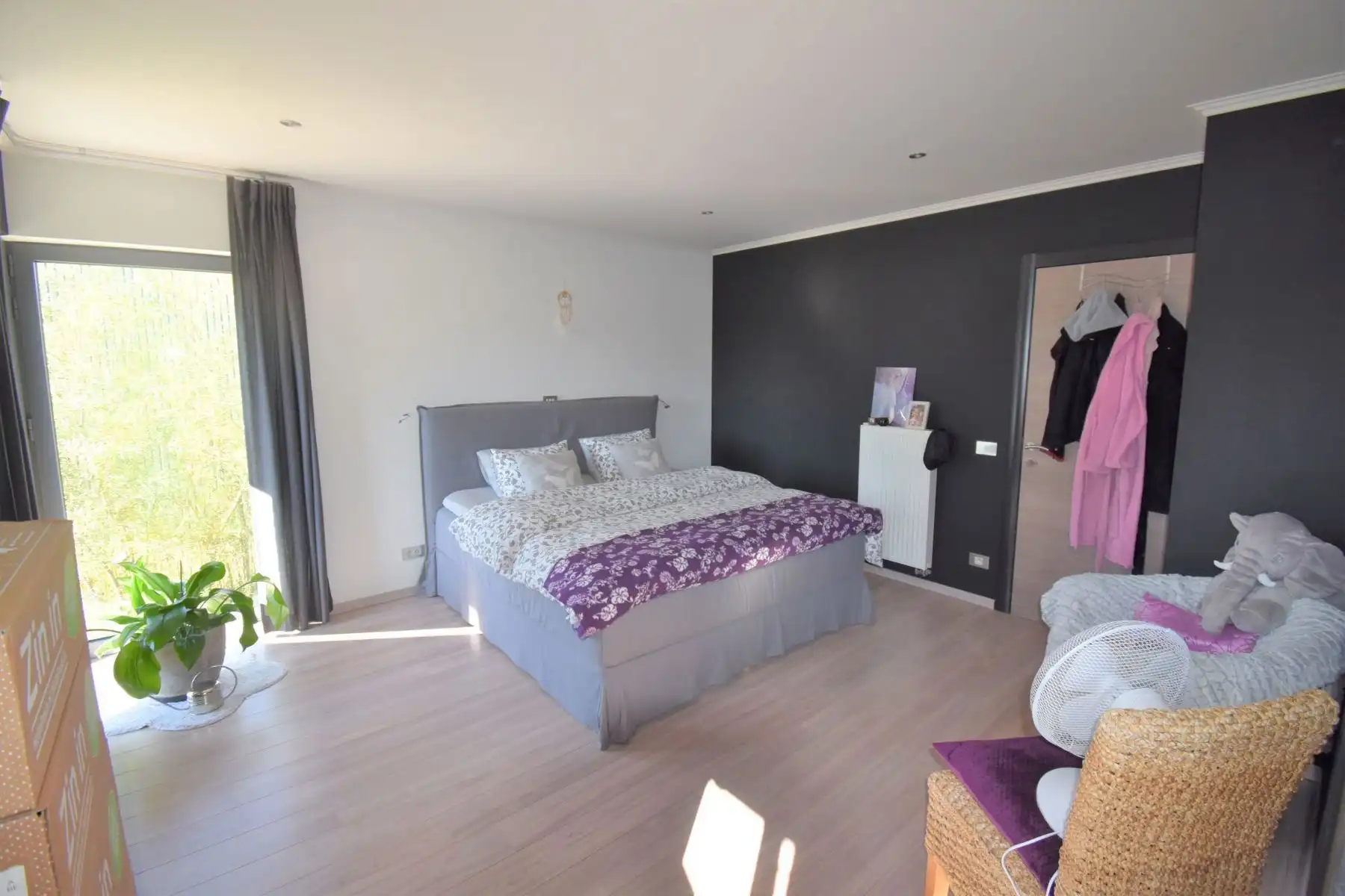 Grote, energiezuinige woning langs kanaal  foto 13