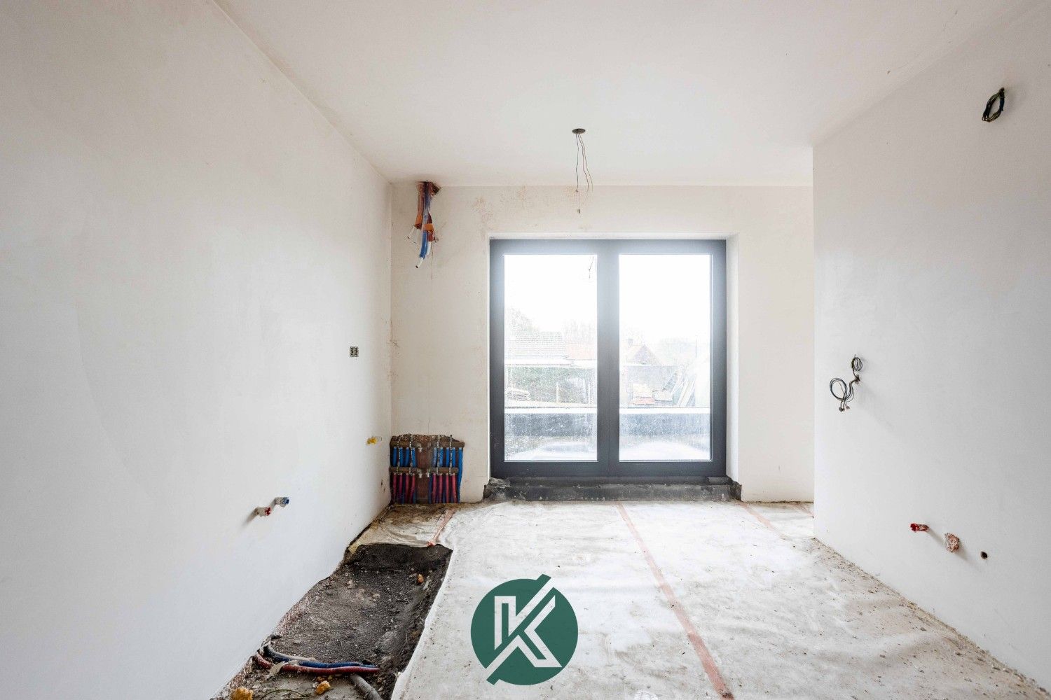 Verder af te werken nieuwbouwwoning met potentieel foto 16