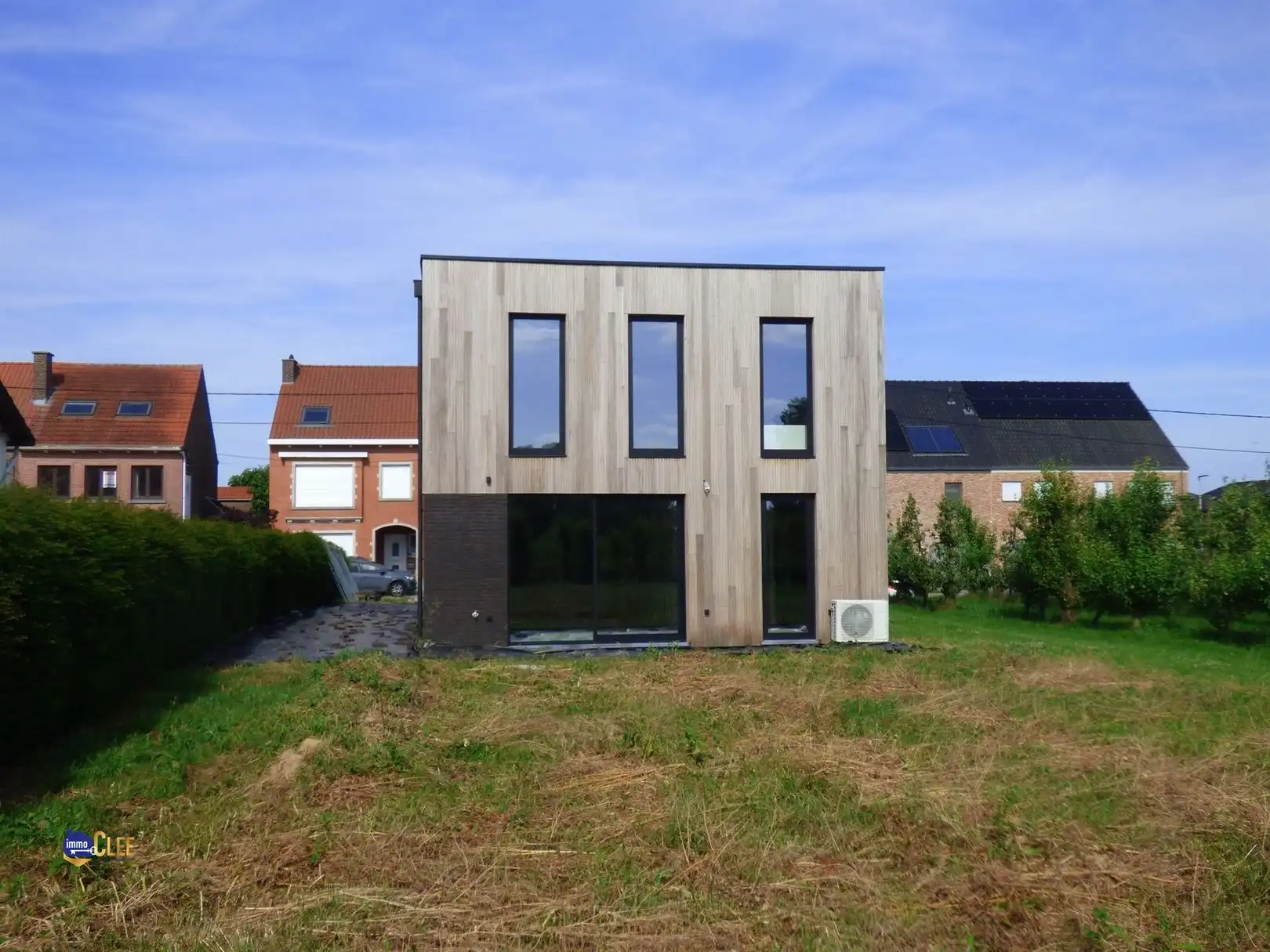 Moderne nieuwbouwwoning in rustige omgeving foto 3
