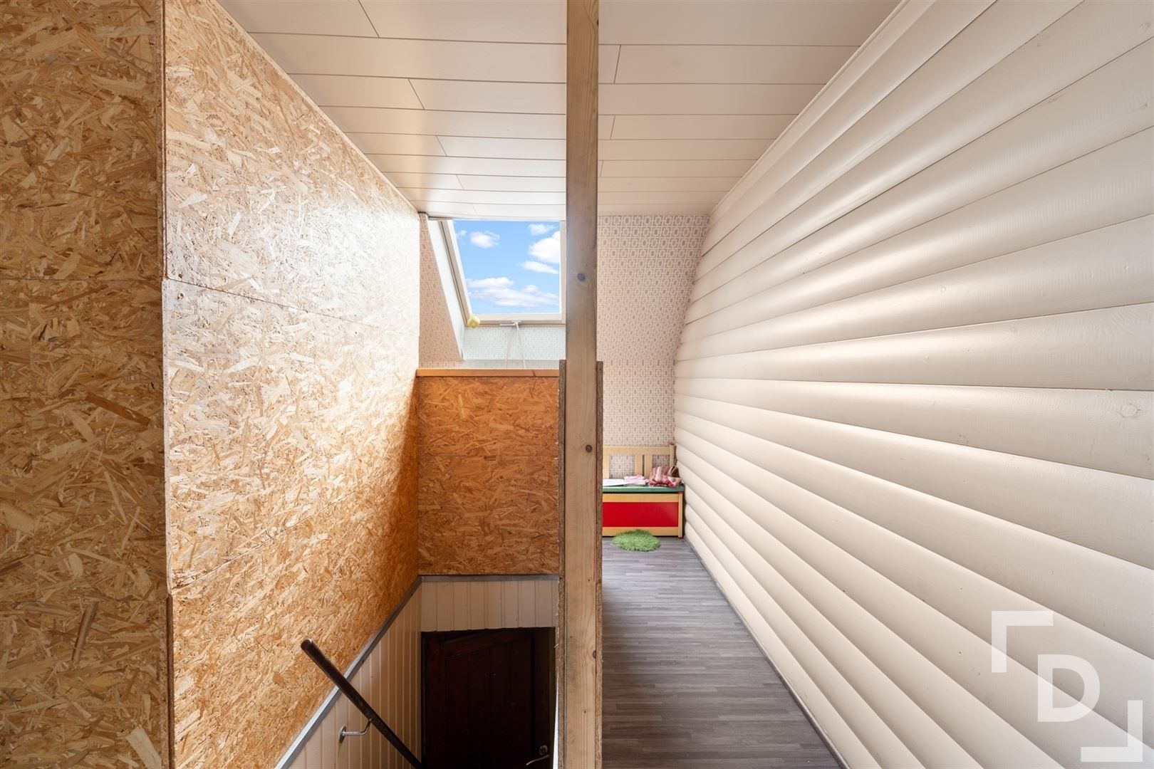 Gezinswoning met ruime tuin in hartje Krombeke! foto 12