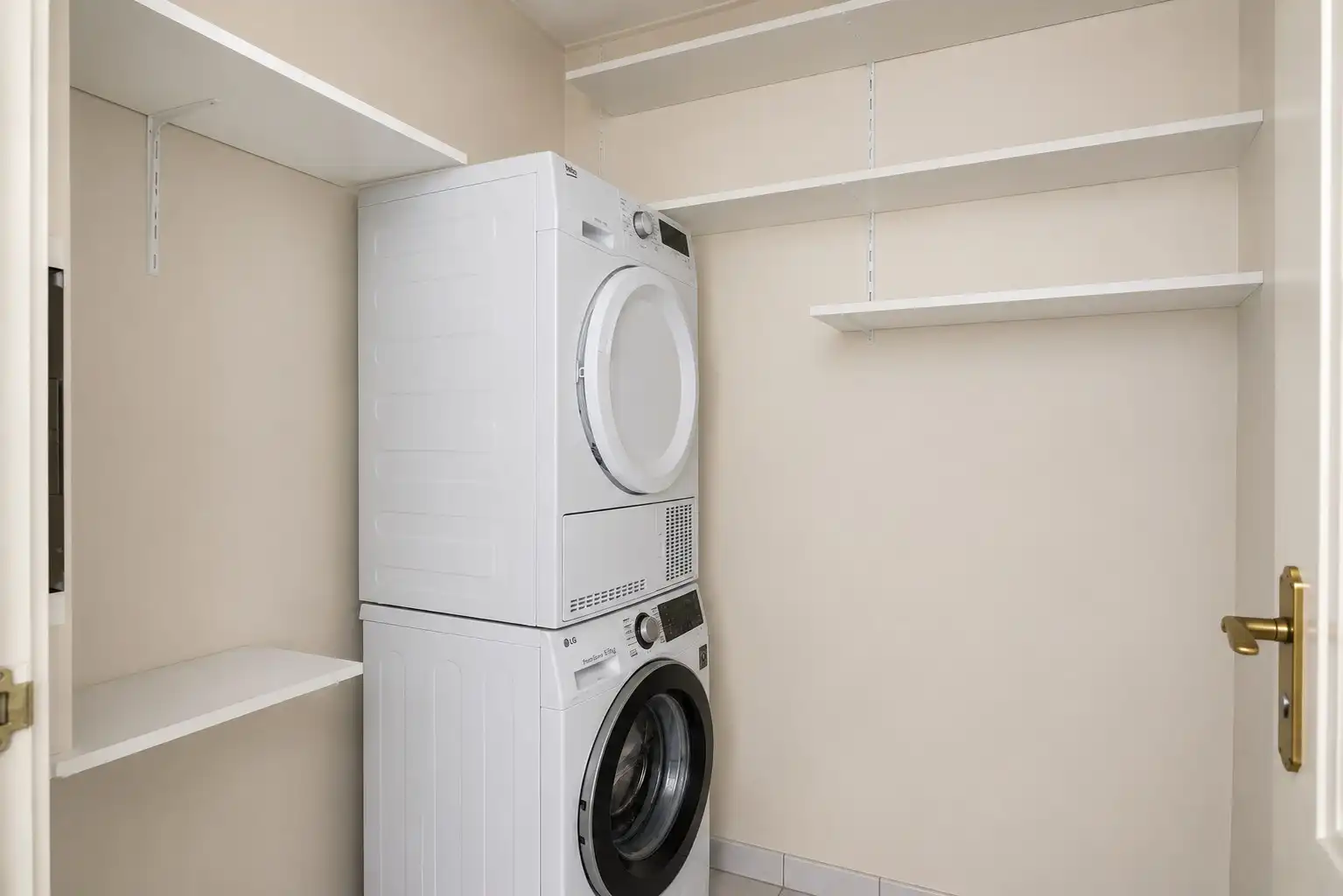 Instapklaar appartement in centrum Willebroek! foto 12