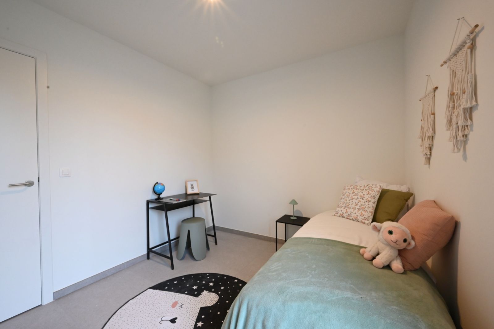 Nieuwbouwappartement met rijk beplante tuinzone en parktuin! foto 7