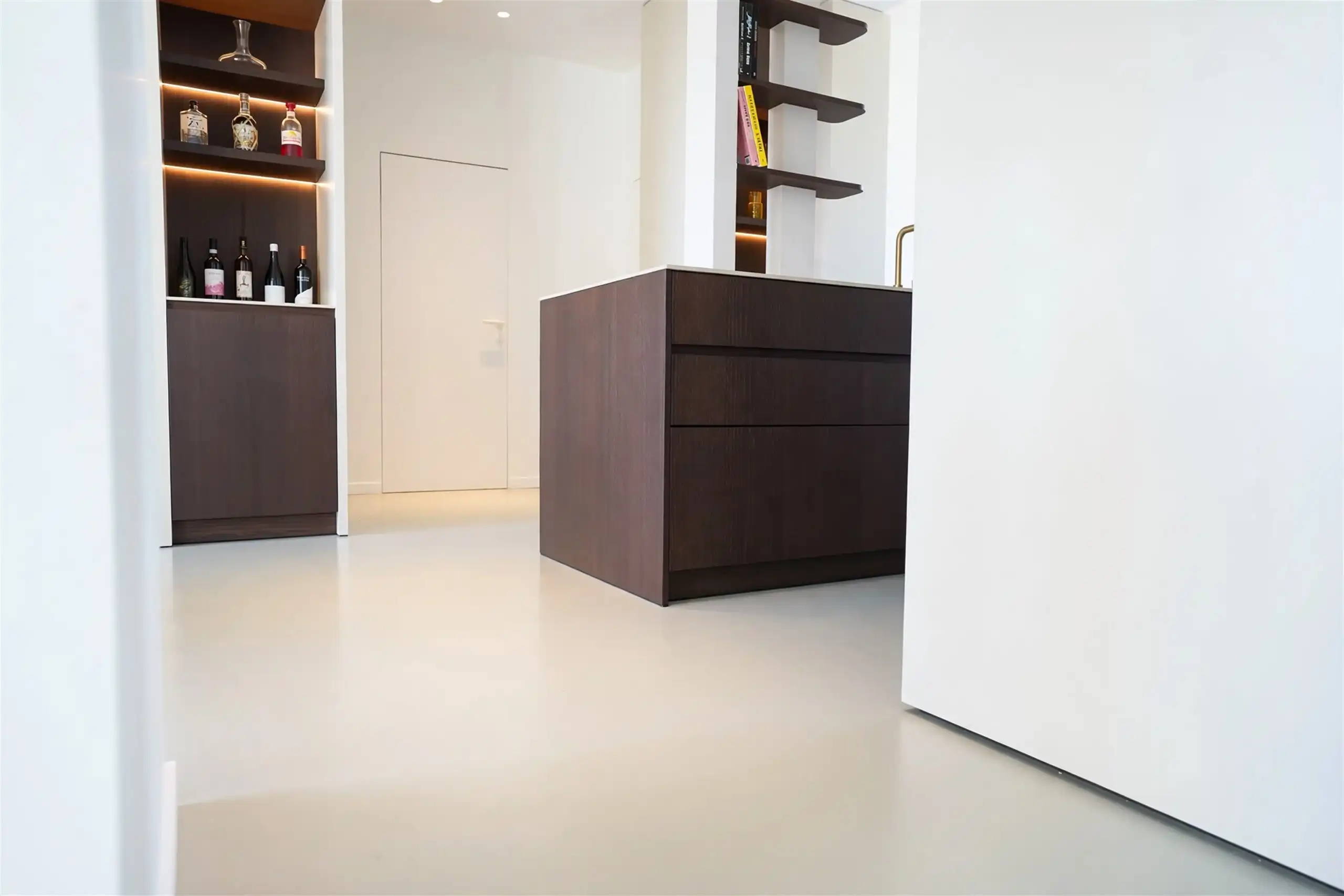 Architecturaal pareltje met uitzicht op de boomkruinen foto 13