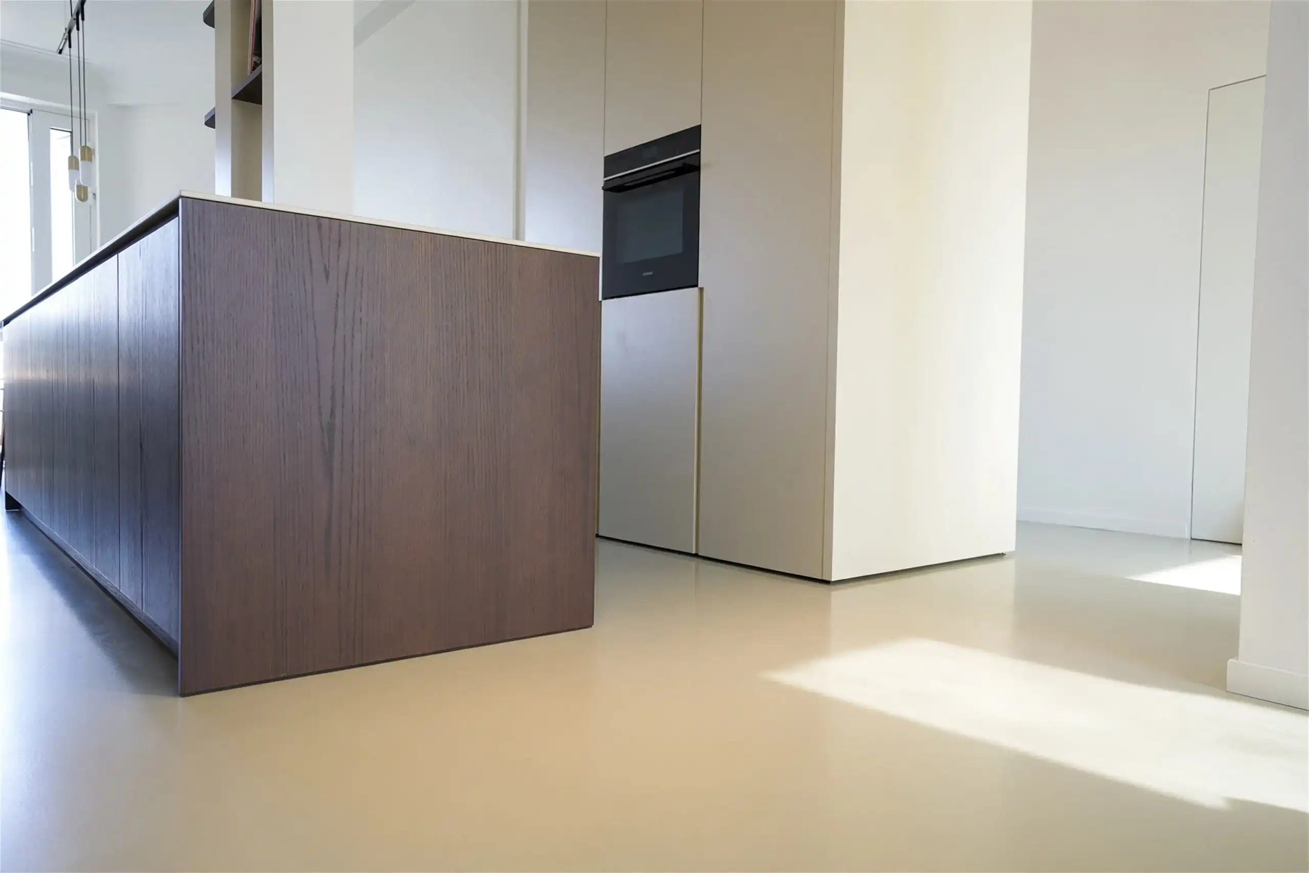 Architecturaal pareltje met uitzicht op de boomkruinen foto 13