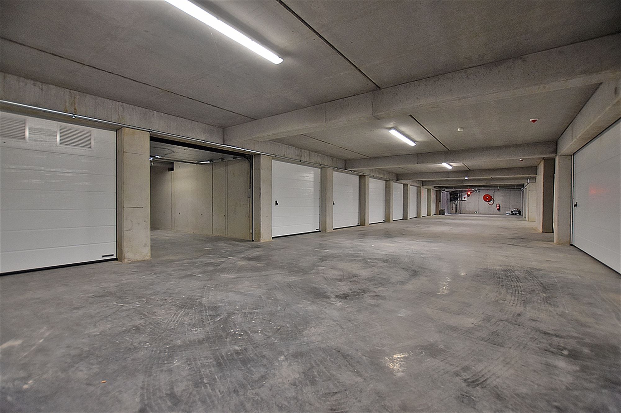 Instapklaar APPARTEMENT (1ste verdieping) met 2 slaapkamers, ruim terras en grote garage (2)  foto 23