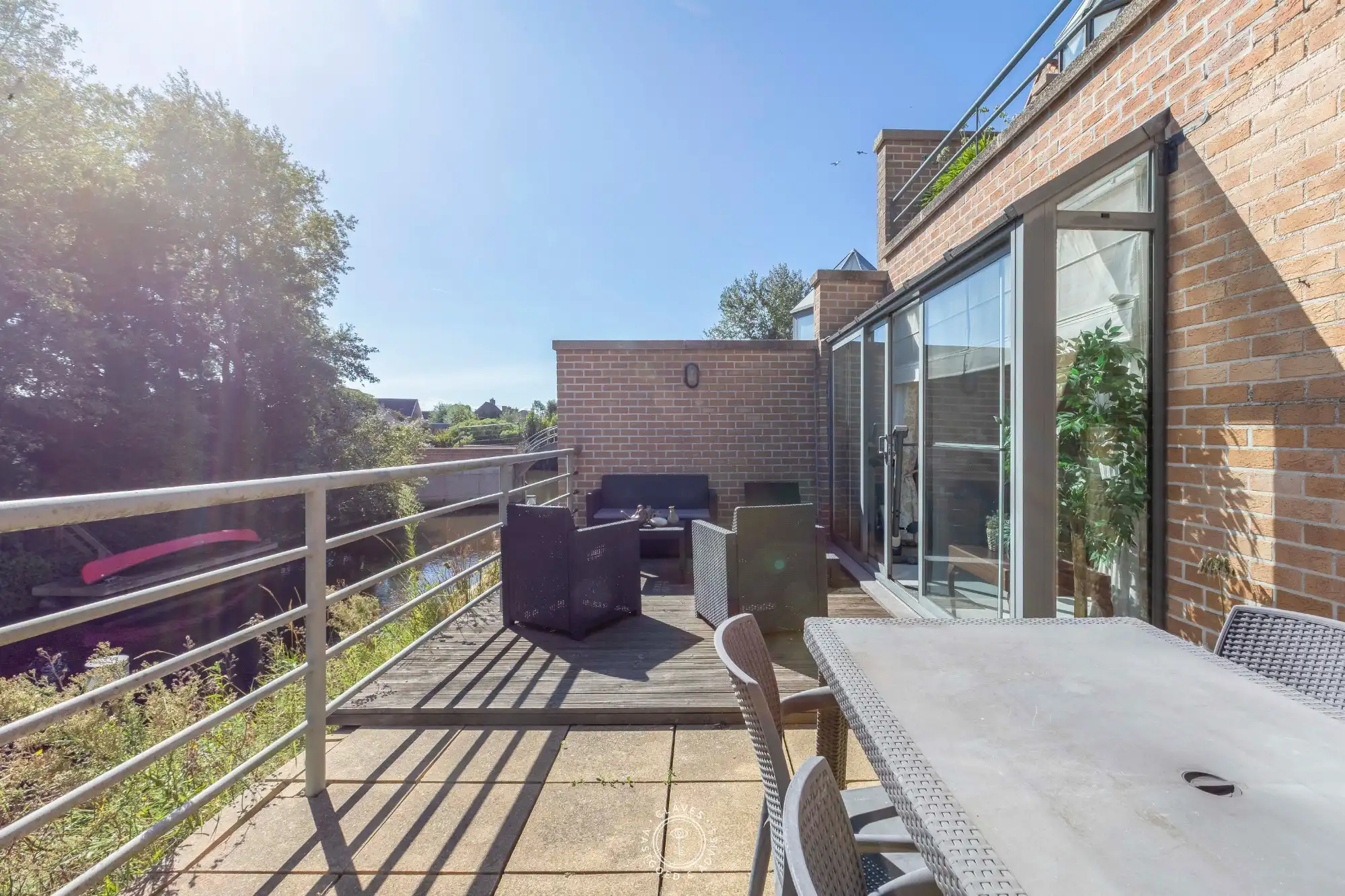 Uniek boothuis met terras en eigen aanlegsteiger aan de jachthaven van Blankenberge foto 6