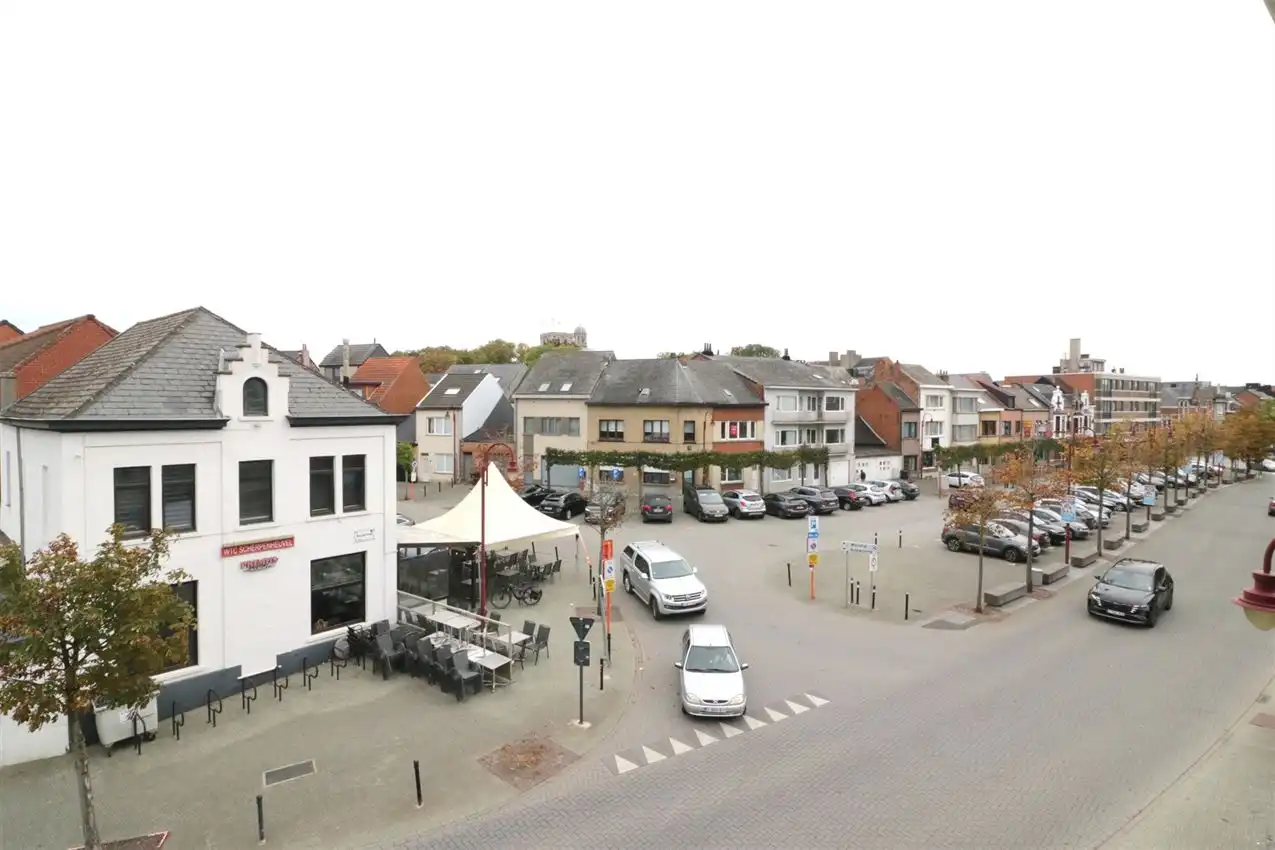 Opbrengsteigendom (handel & 4 app) op toplocatie foto 35