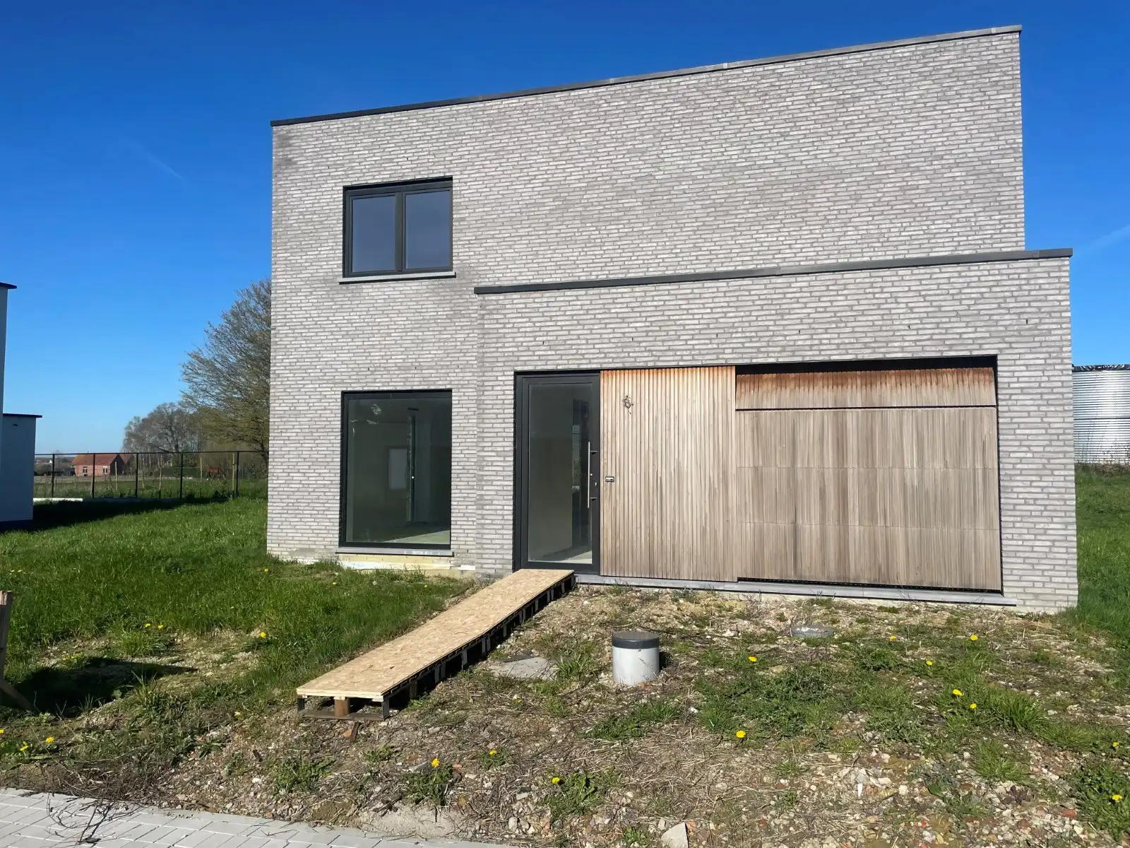 Moderne, vrijstaande woning foto {{pictureIndex}}