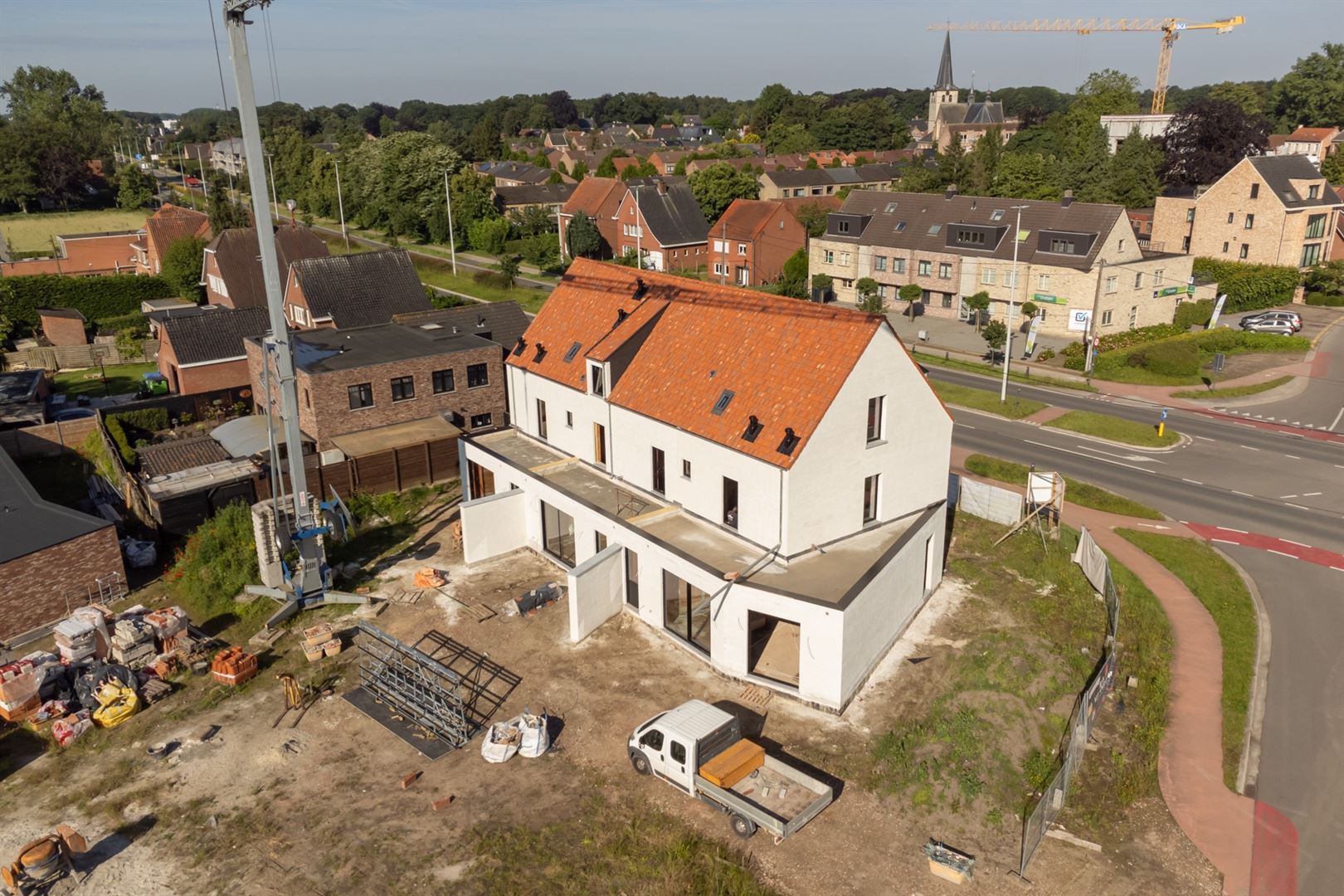 Woning met 4 slaapkamers en apart bureau met Zuid tuin.  foto 12