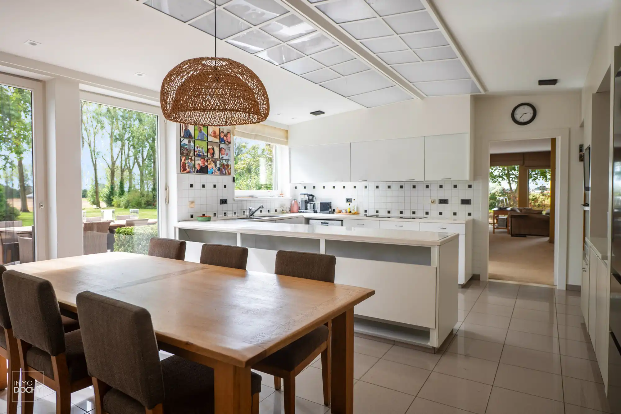 Rustig gelegen ruim landhuis op 6.402m² foto 7