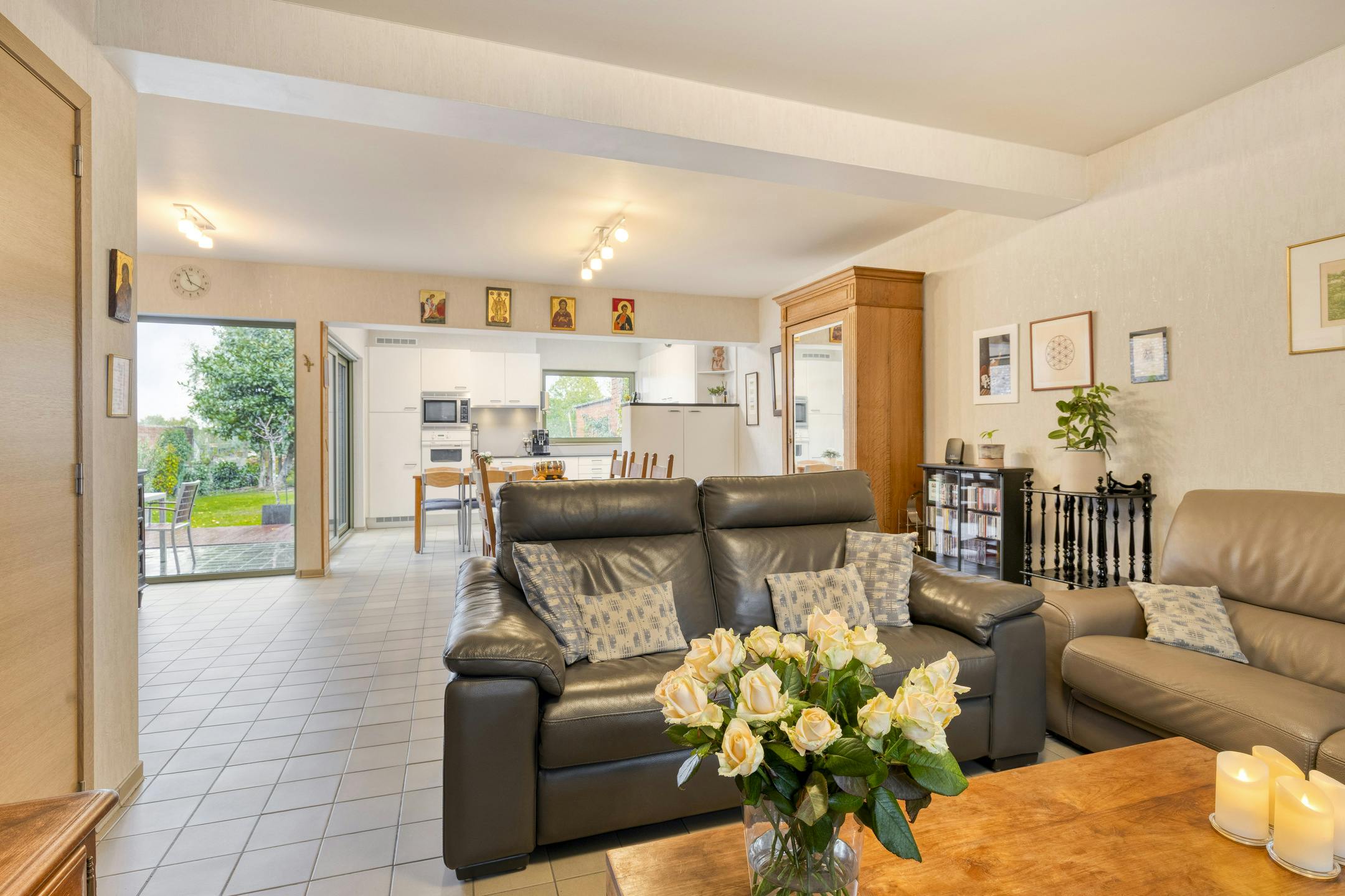 Ruim huis met 5/6 slaapkamers, garage en tuin in Boom foto 7