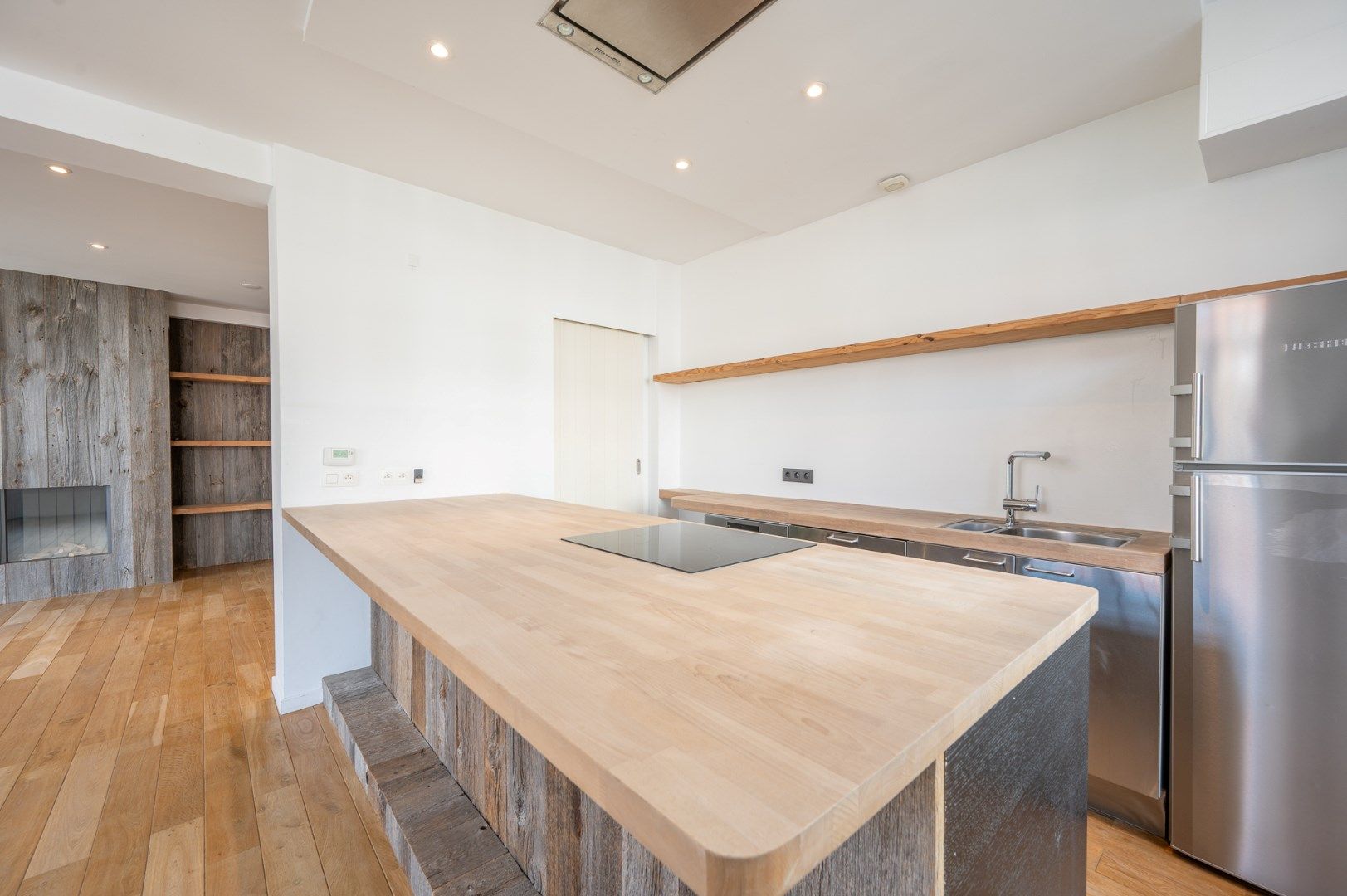 Mooie woning, centraal gelegen tussen het Alfred Verweeplein het Gemeenteplein foto 3