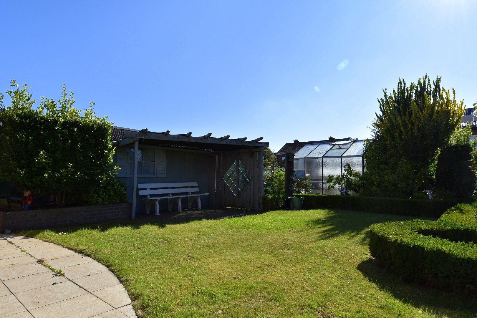 Verzorgde halfopen bebouwing met garage  te Sint-Eloois-Winkel foto 14