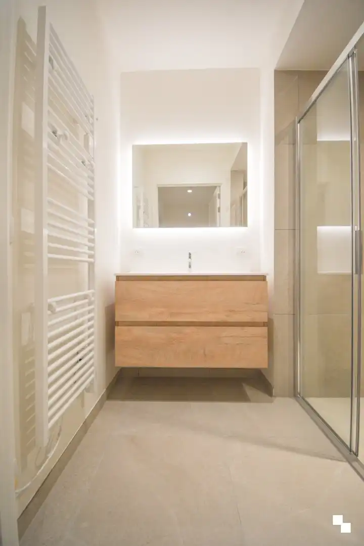 Modern nieuwbouwappartement met groot terras en mooi verzicht aan de rand van Hooglede foto 15