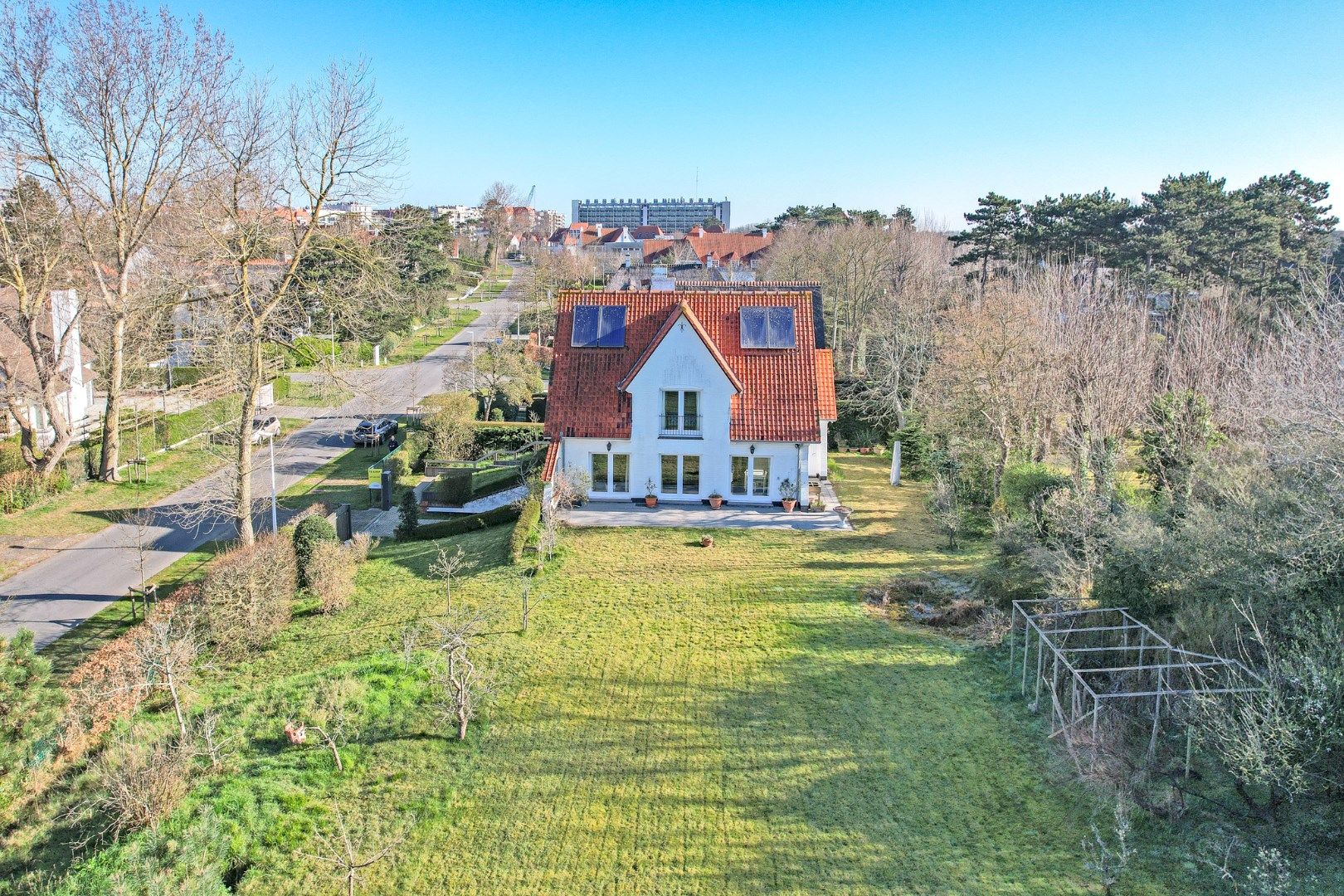 Karaktervolle Villa in de Simli-wijk te Nieuwpoort op 717 m²– unieke kans! foto 5