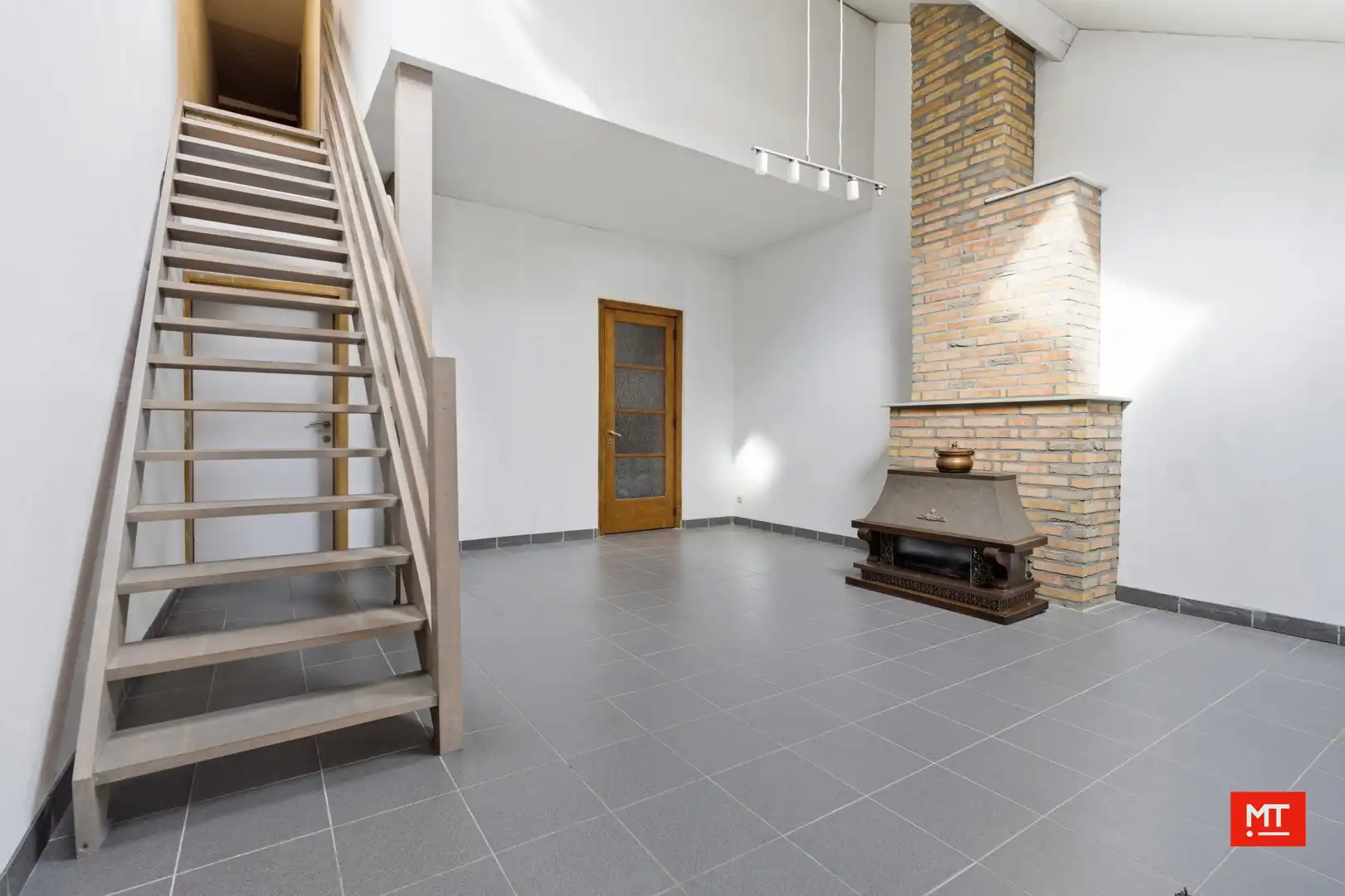 Ruime, instapklare woning met 4 slaapkamers en zonnige tuin in Wevelgem foto 4