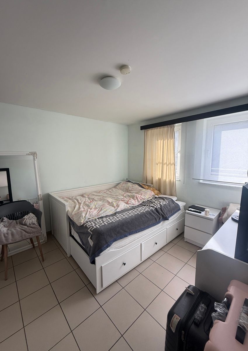 Instapklaar appartement met terras op wandelafstand van centrum Genk foto 4