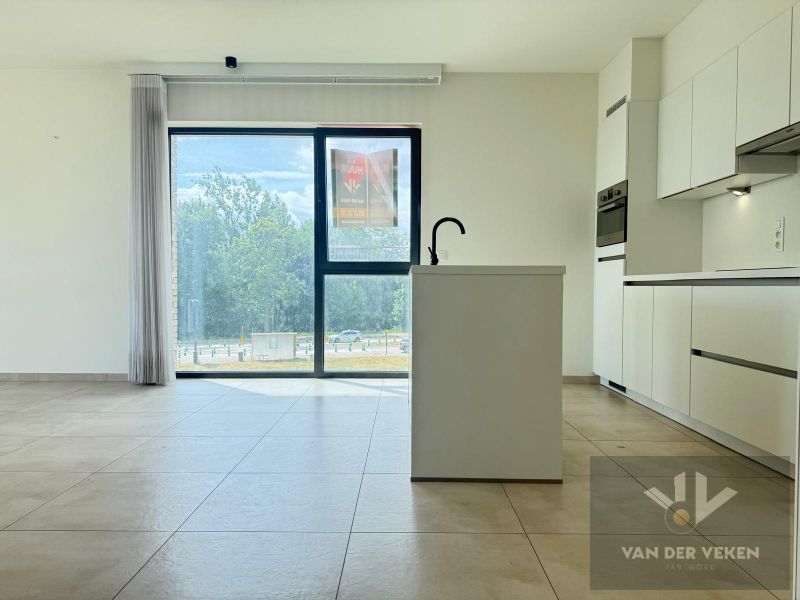 Modern 2-slaapkamerappartement met ruim terras in hartje Hasselt foto 3
