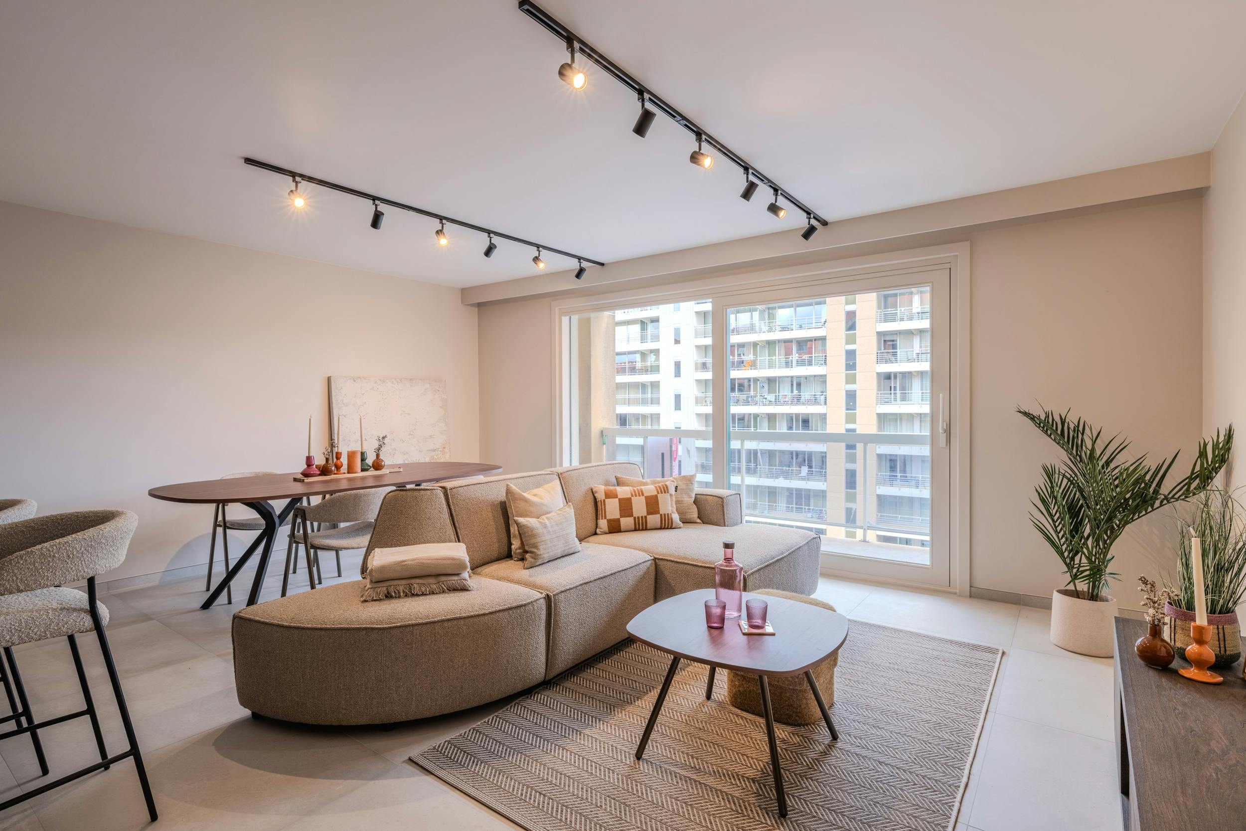 Prachtig gerenoveerd appartement met twee slaapkamers foto 14