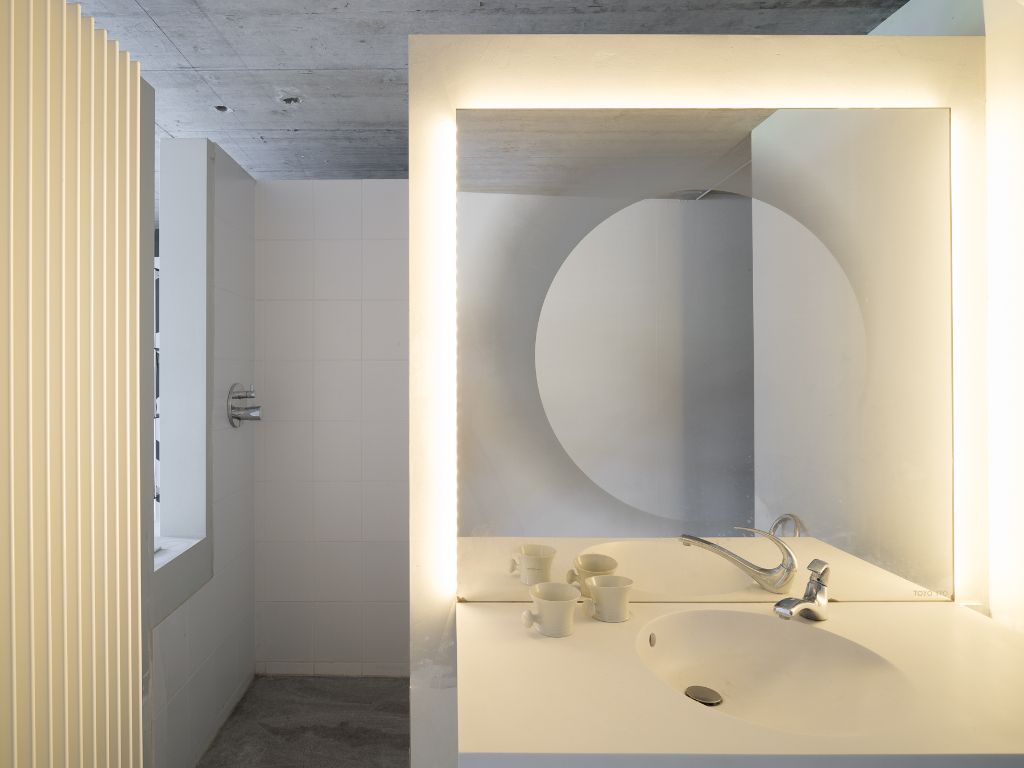 Architecturale handelsruimte op een absolute toplocatie foto 14