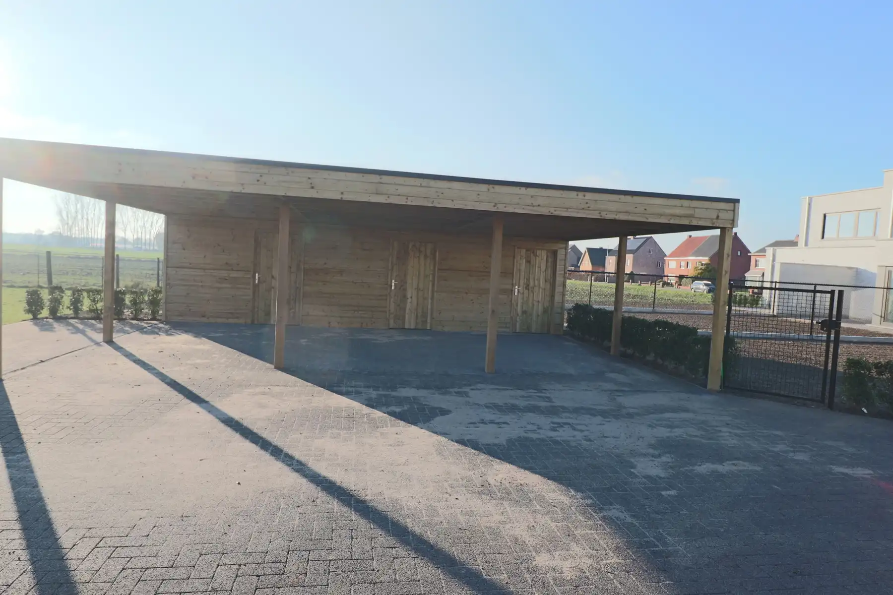 Woning met 3 slaapkamers en fietsenberging/carport op perceel van ca 367m² foto 22