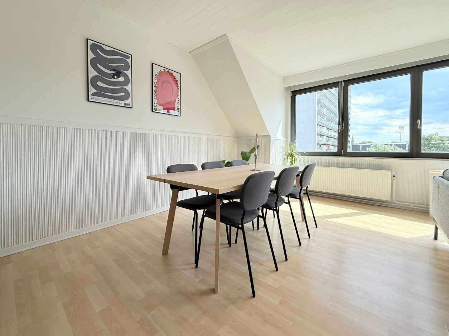 Lichtrijk appartement op de hoogste verdieping met twee slaapkamers foto 3
