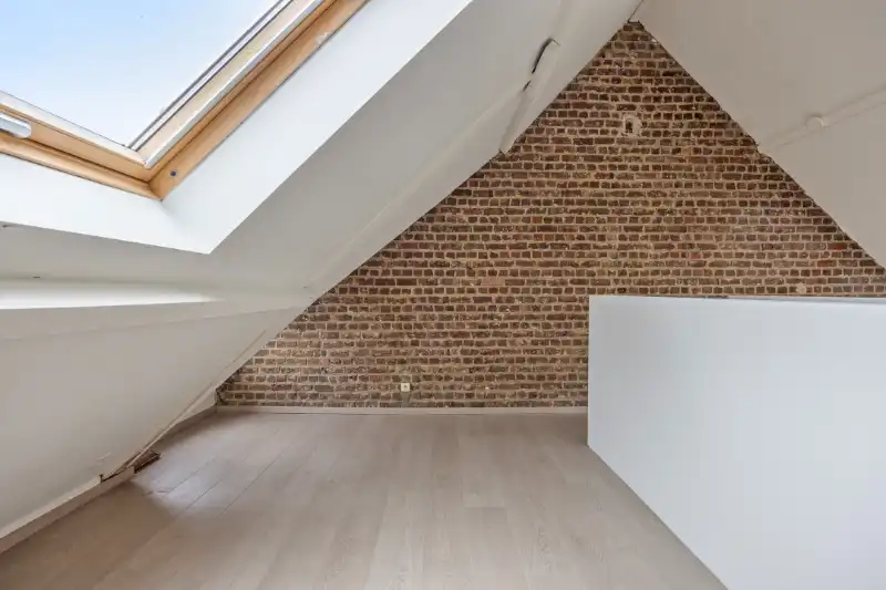CHARMANTE WONING MET ZONNEPANELEN EN ZUIGERICHTE TUIN foto 21