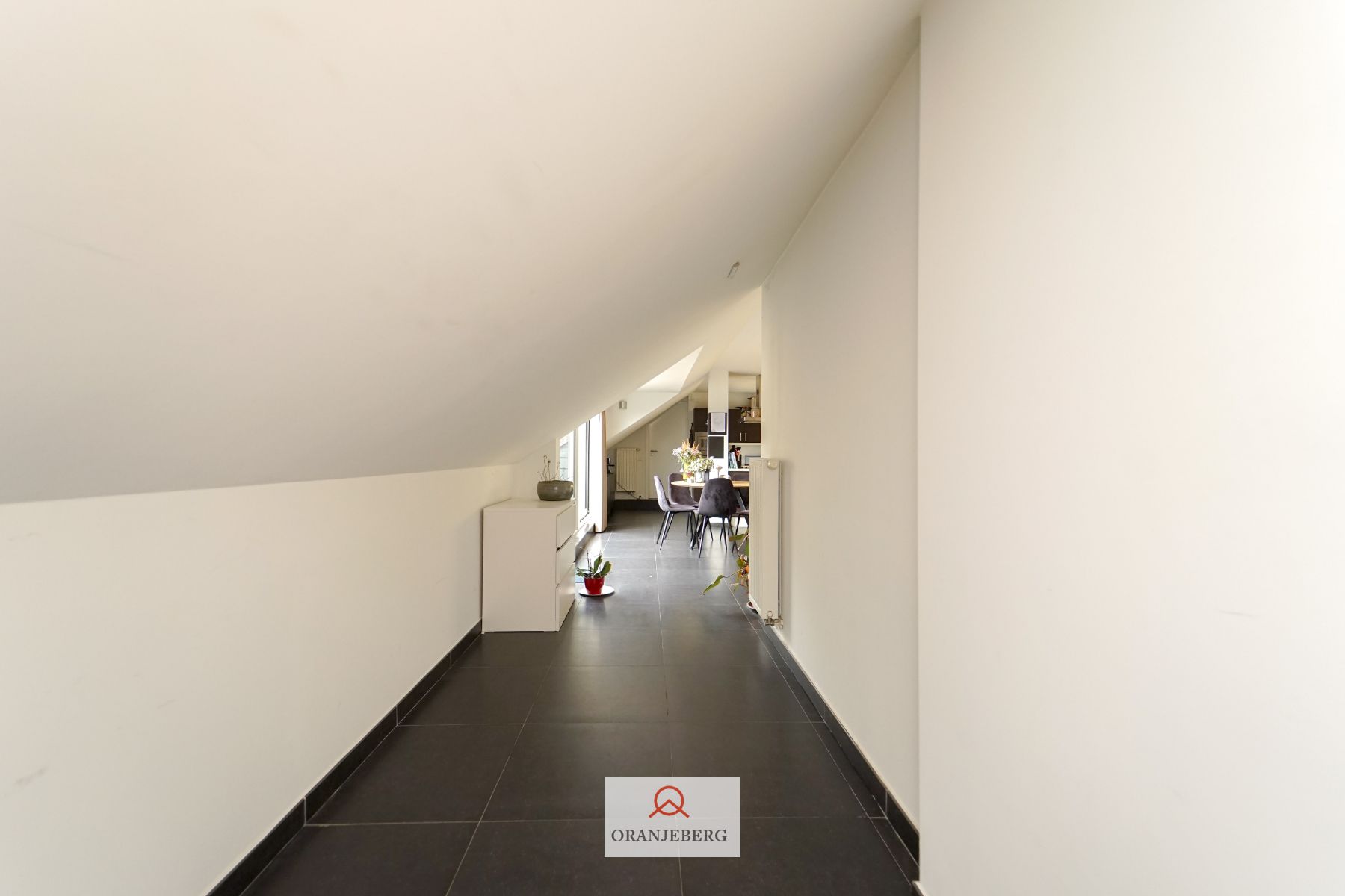 Centraal gelegen 2 slaapkamer-appartement met zicht op de Coupure! foto 19