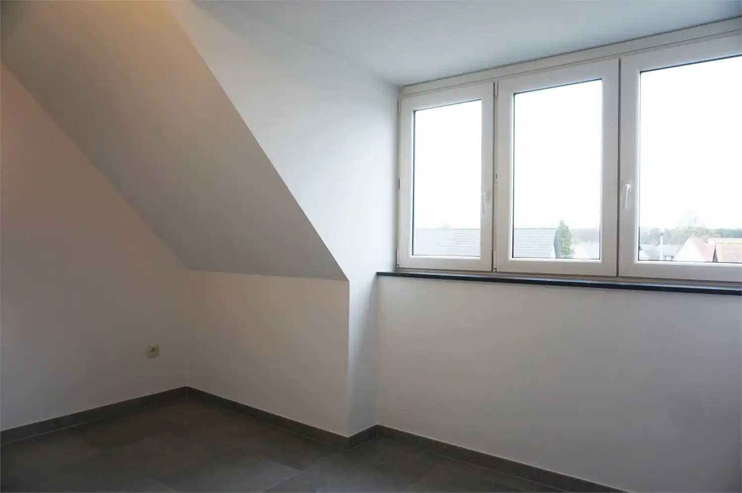 Duplex appartement met terras, 2 slaapkamers en dubbele autostaanplaats in centrum Paal foto 6